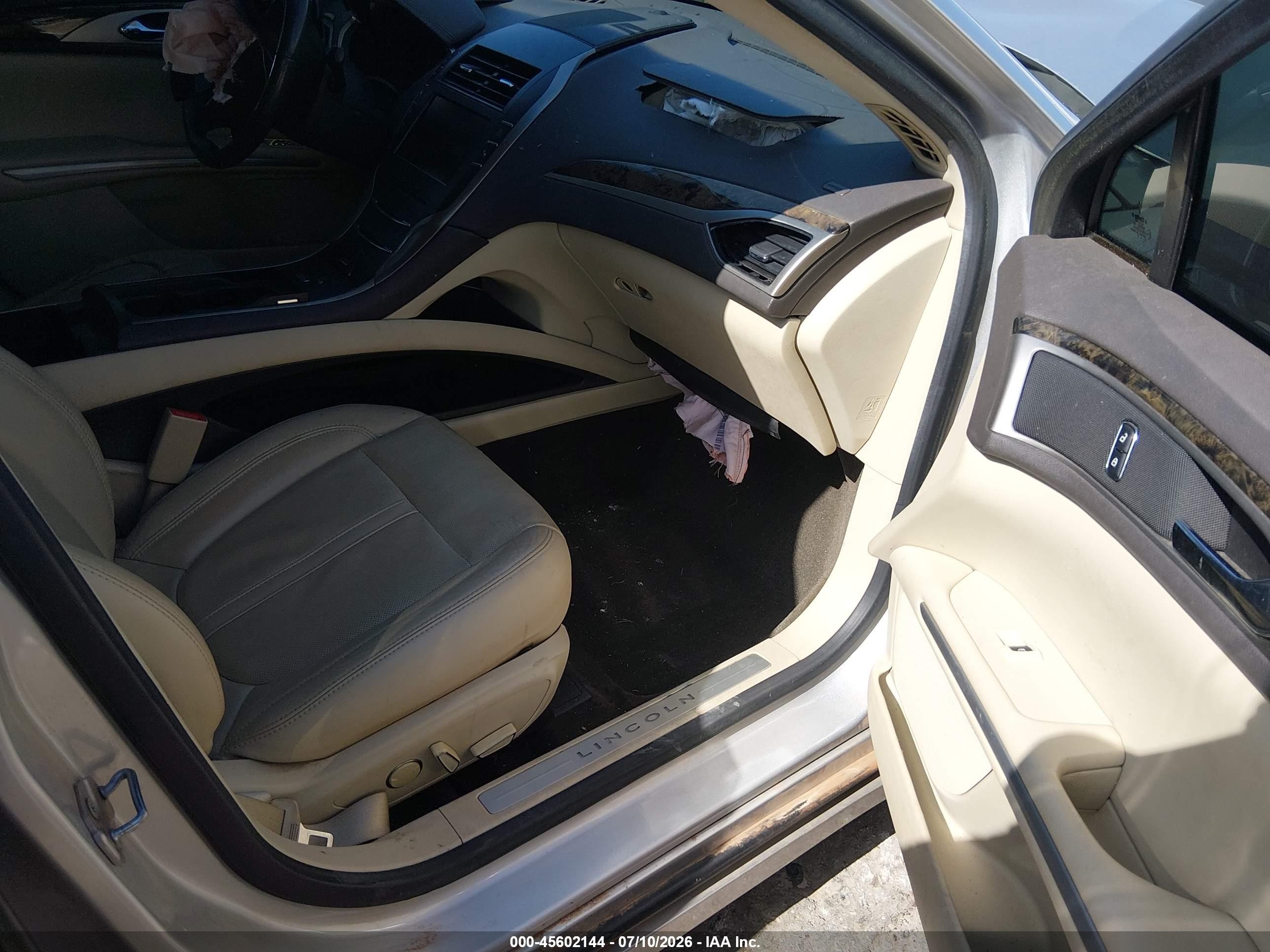 2013 Lincoln Mkz   Silver vin: 3LN6L2G93DR801590