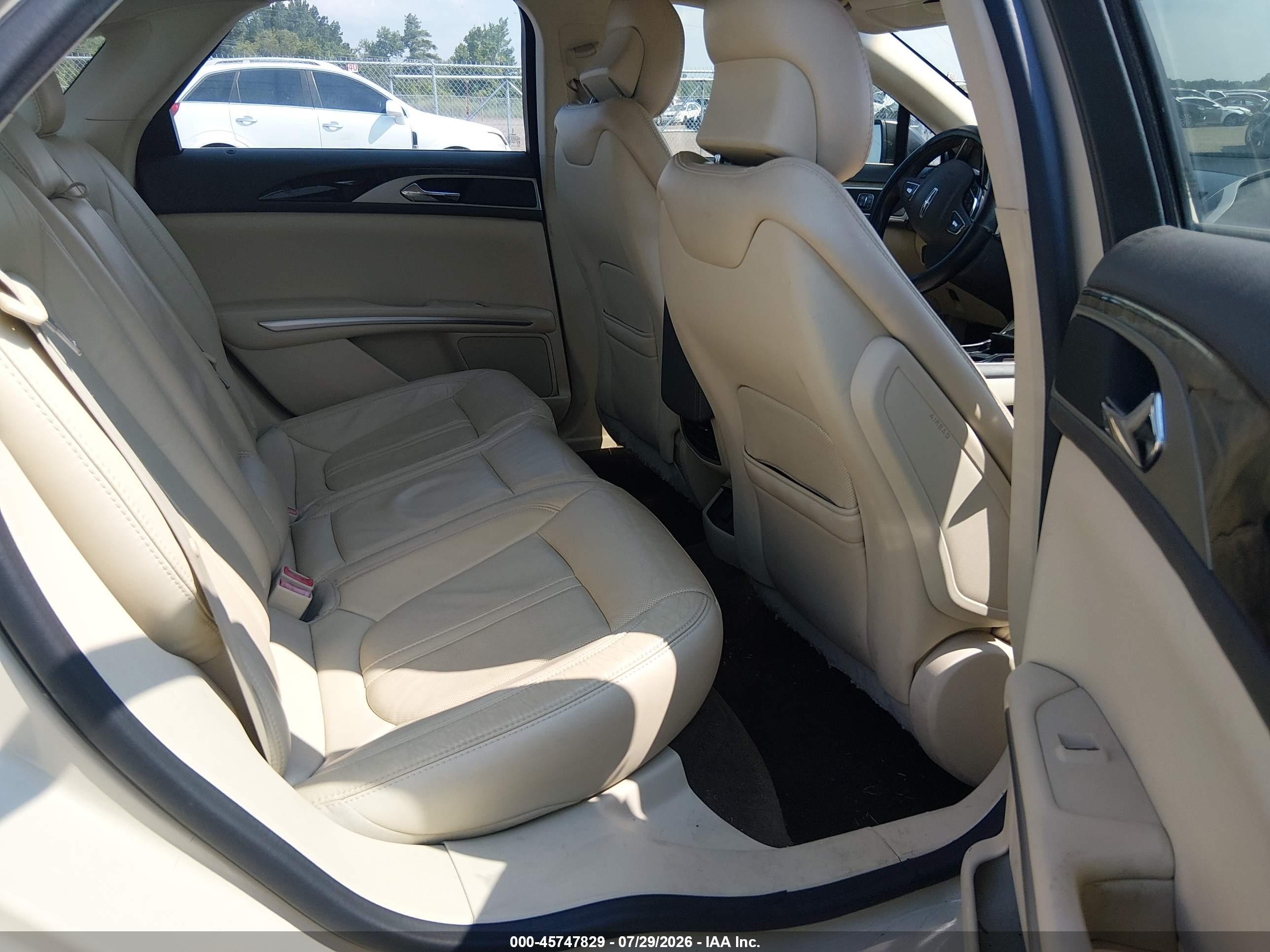 2015 Lincoln Mkz   Cream vin: 3LN6L2G93FR602140