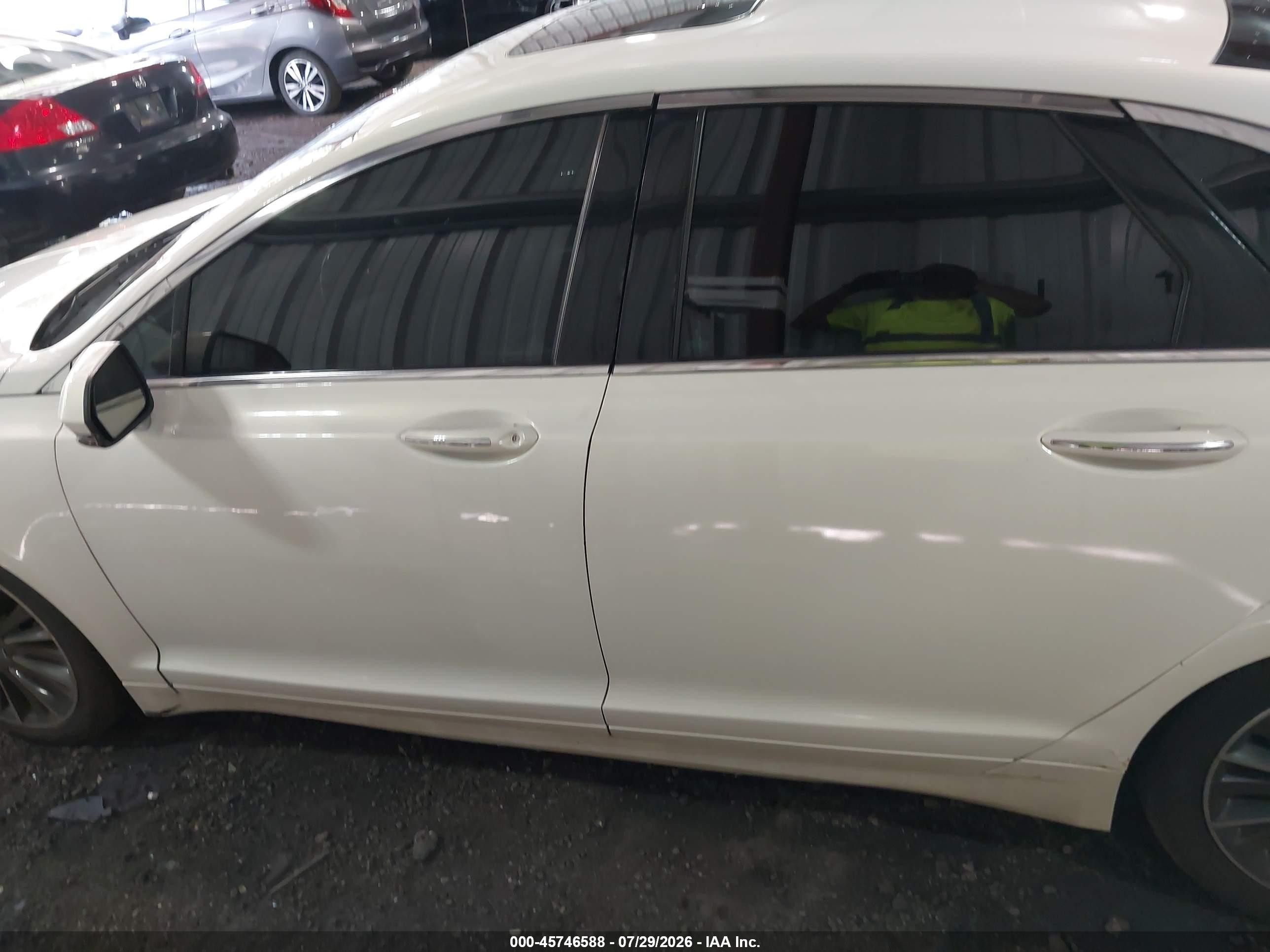 2013 Lincoln Mkz   White vin: 3LN6L2G96DR818187