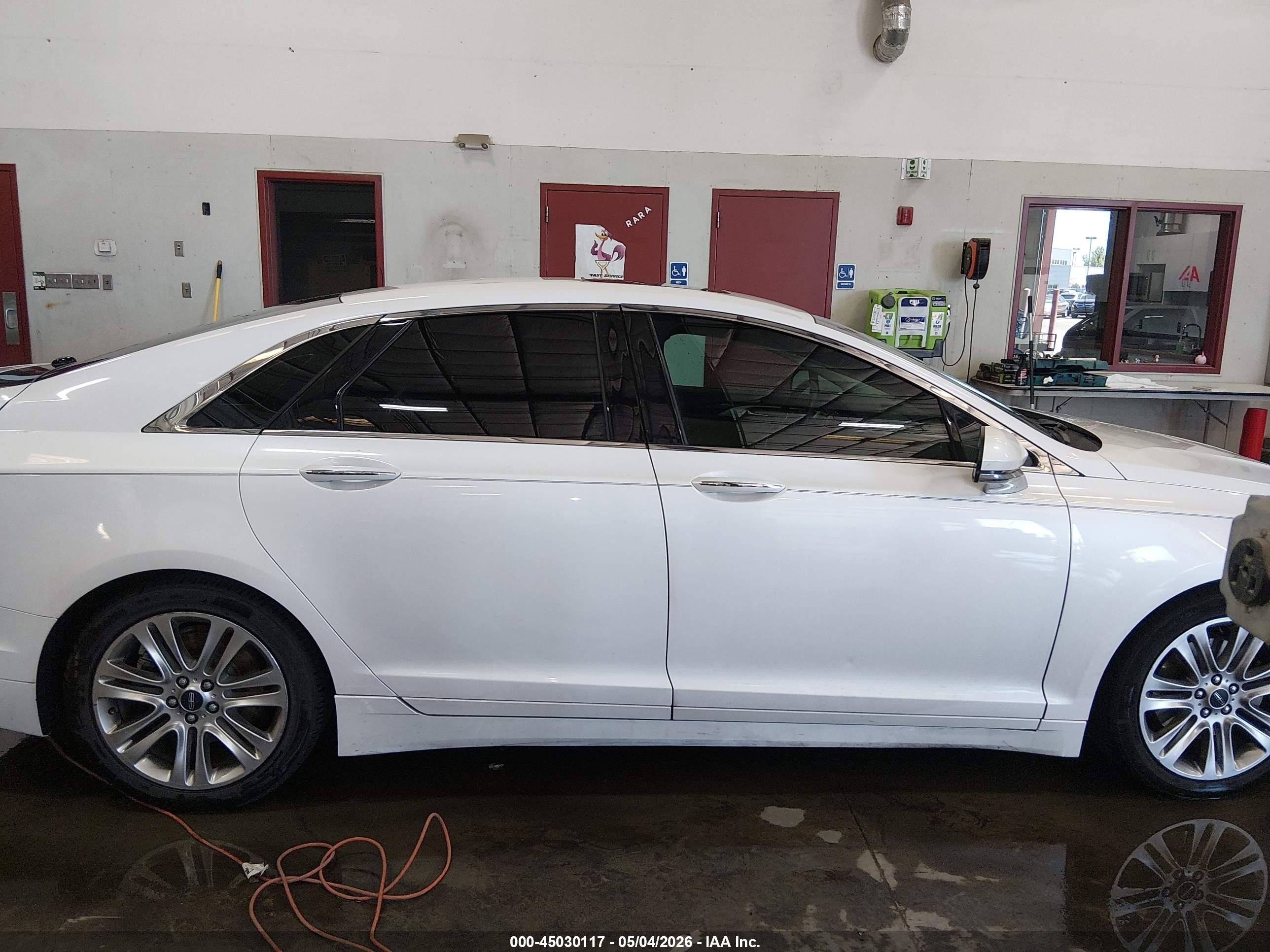 2013 Lincoln Mkz   White vin: 3LN6L2G99DR826347