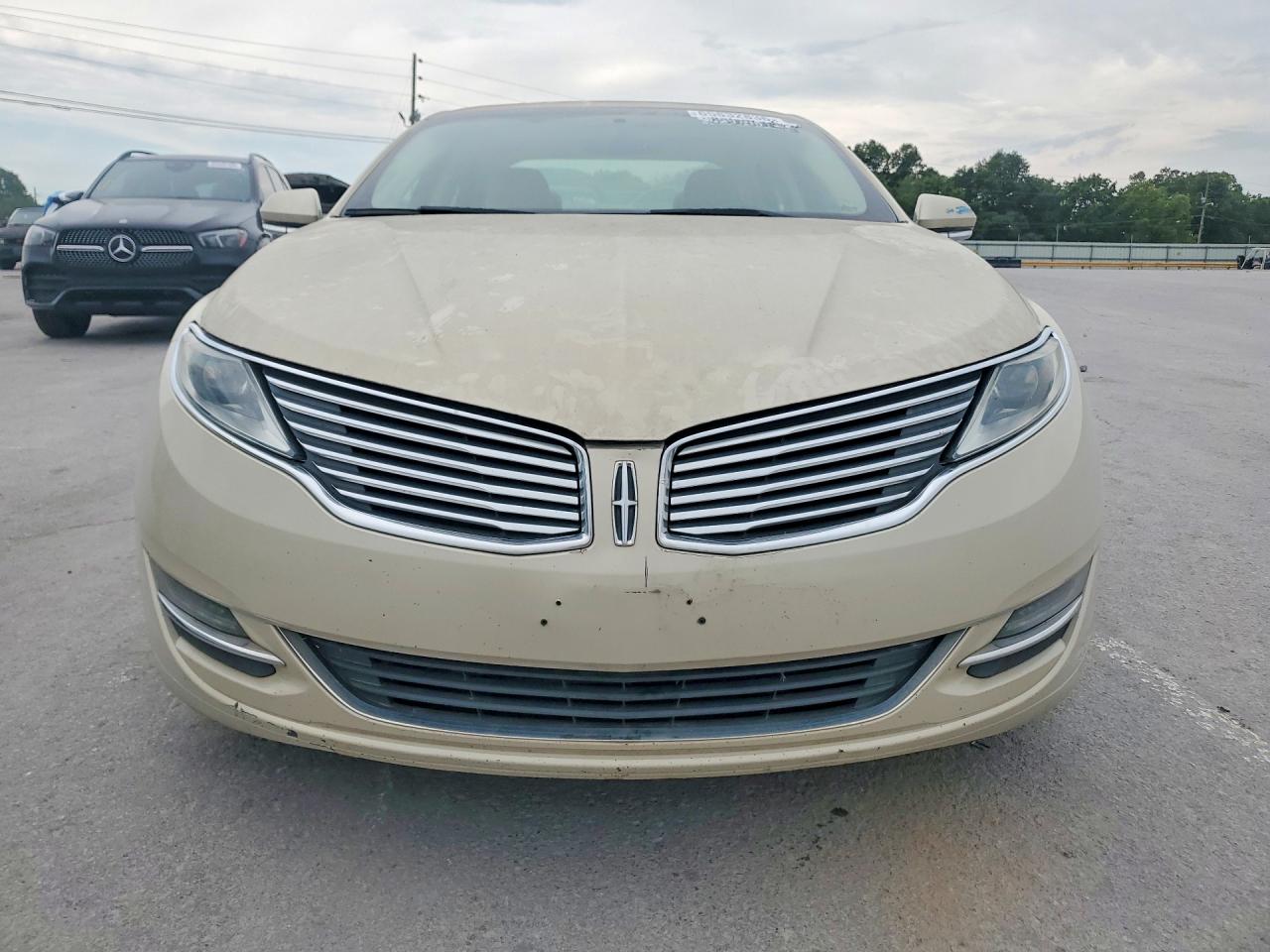2014 Lincoln All Other Beige vin: 3LN6L2G99ER808044