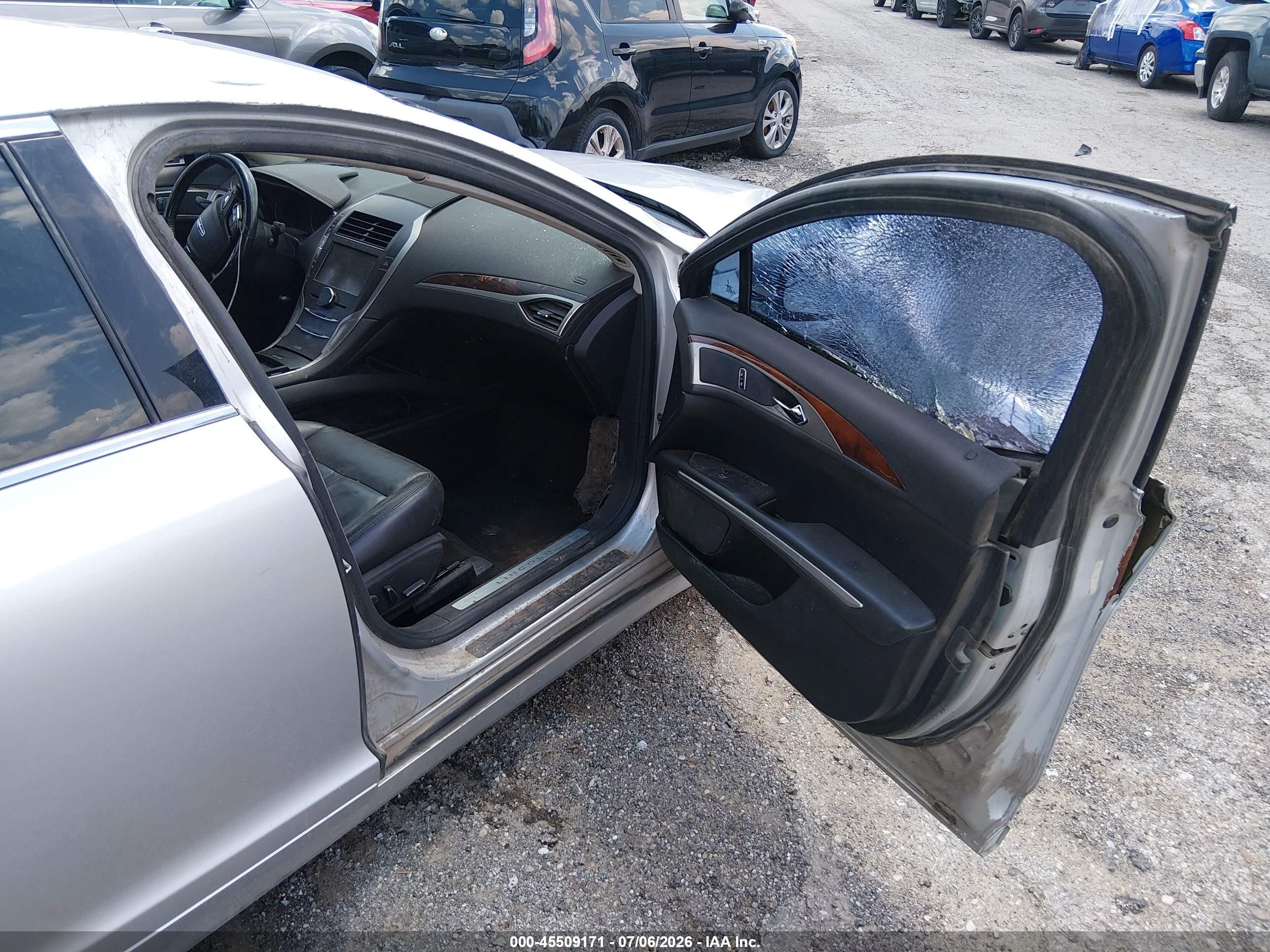 2014 Lincoln Mkz   Серебряный vin: 3LN6L2G99ER818153