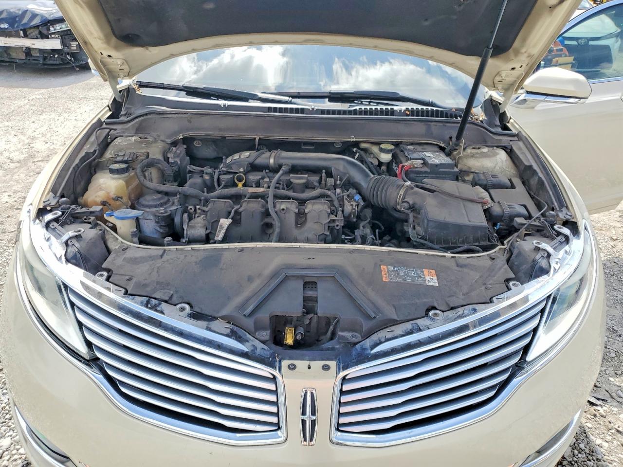 2014 Lincoln Mkz Beige vin: 3LN6L2G9XER833227