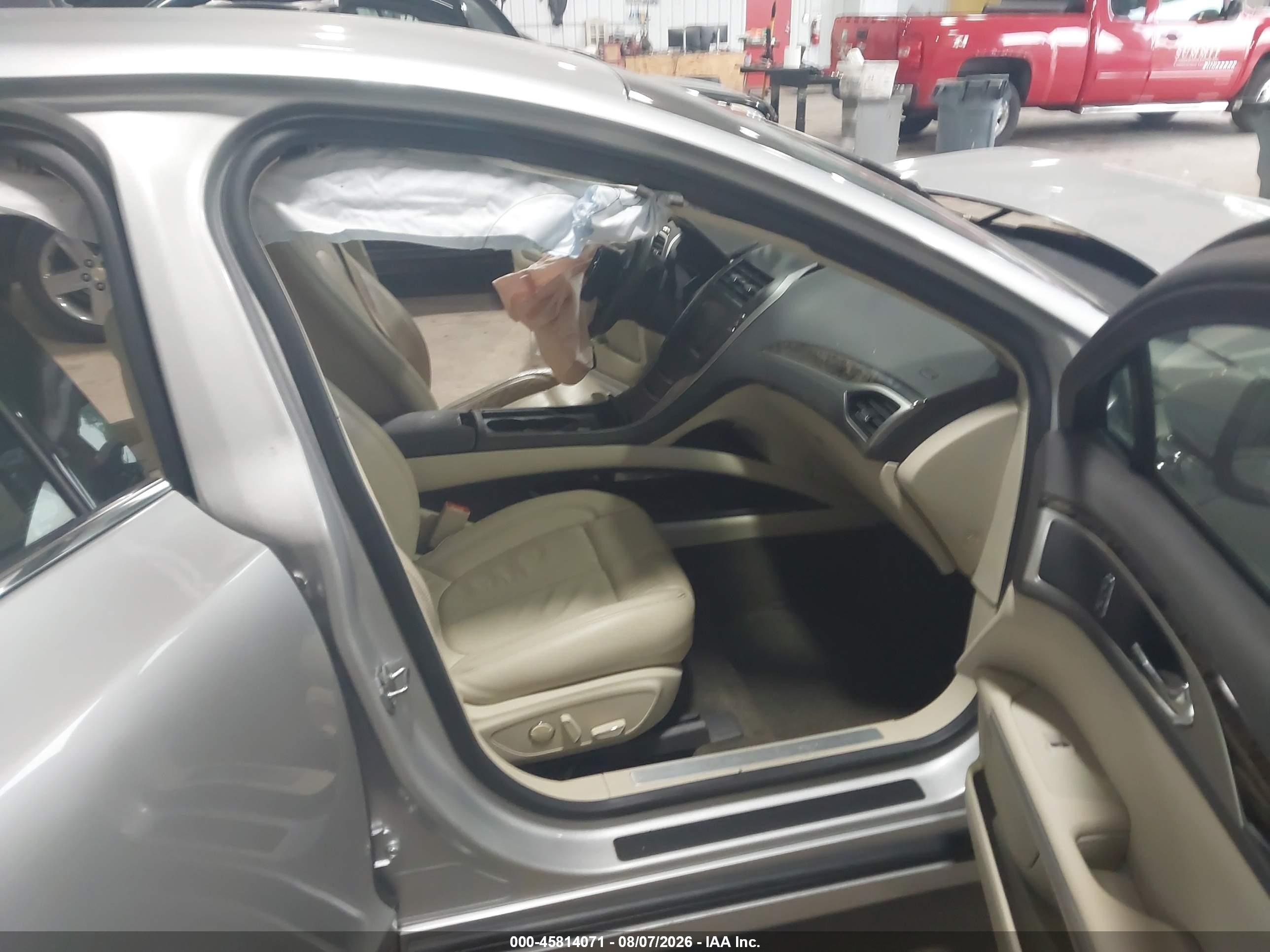 2015 Lincoln Mkz   Серебряный vin: 3LN6L2G9XFR619243