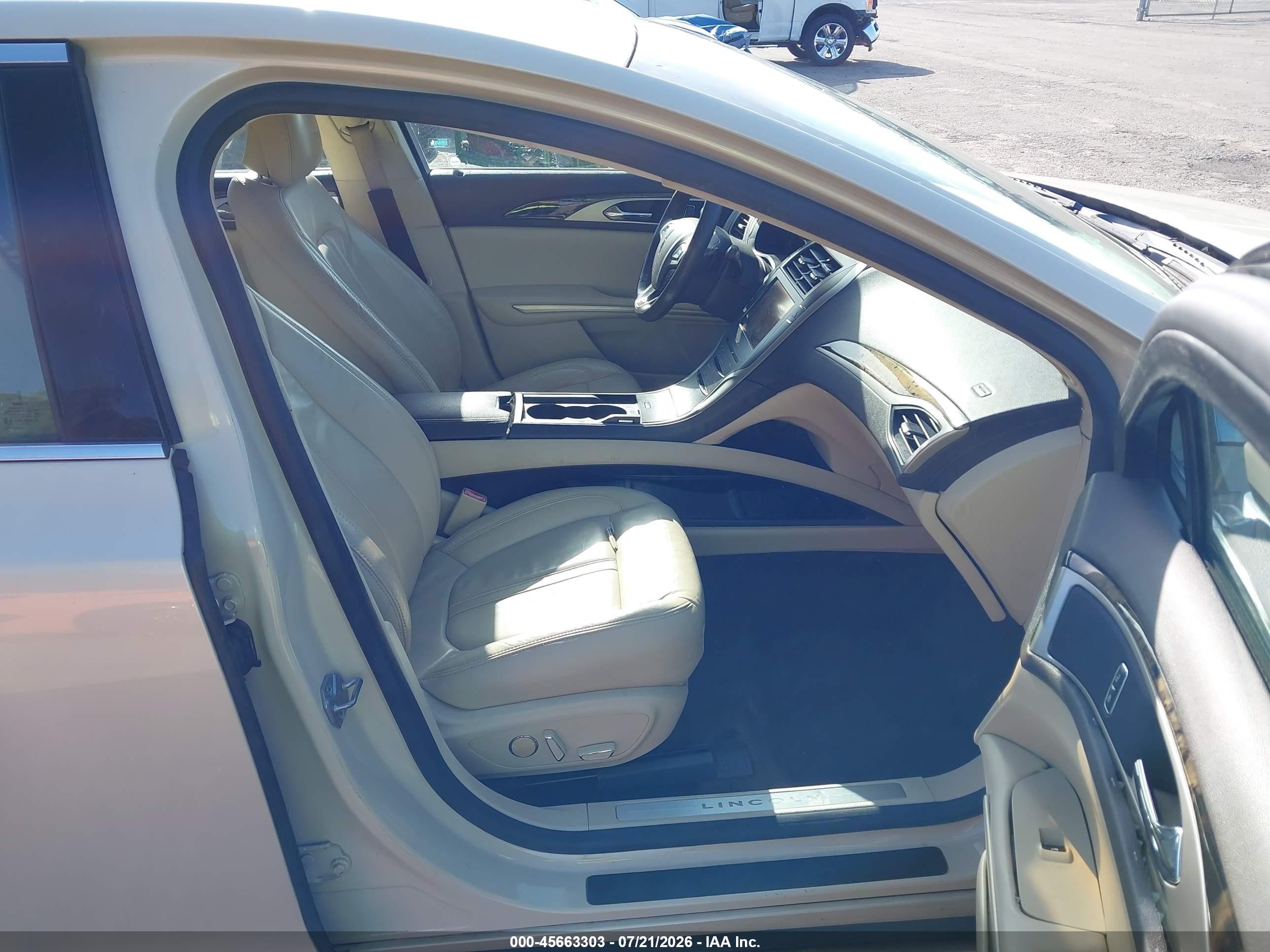 2015 Lincoln Mkz   Cream vin: 3LN6L2GK0FR608349