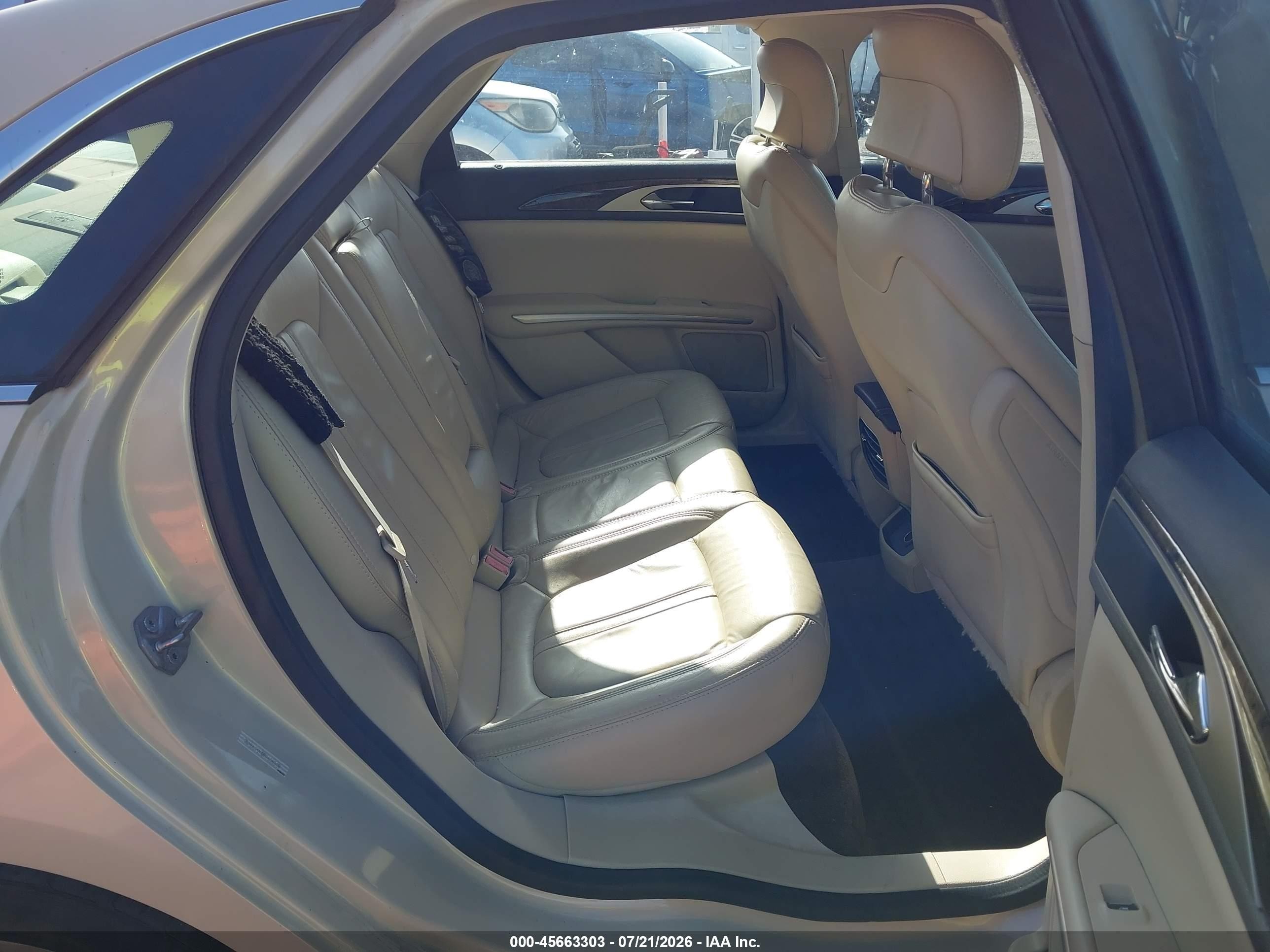 2015 Lincoln Mkz   Cream vin: 3LN6L2GK0FR608349