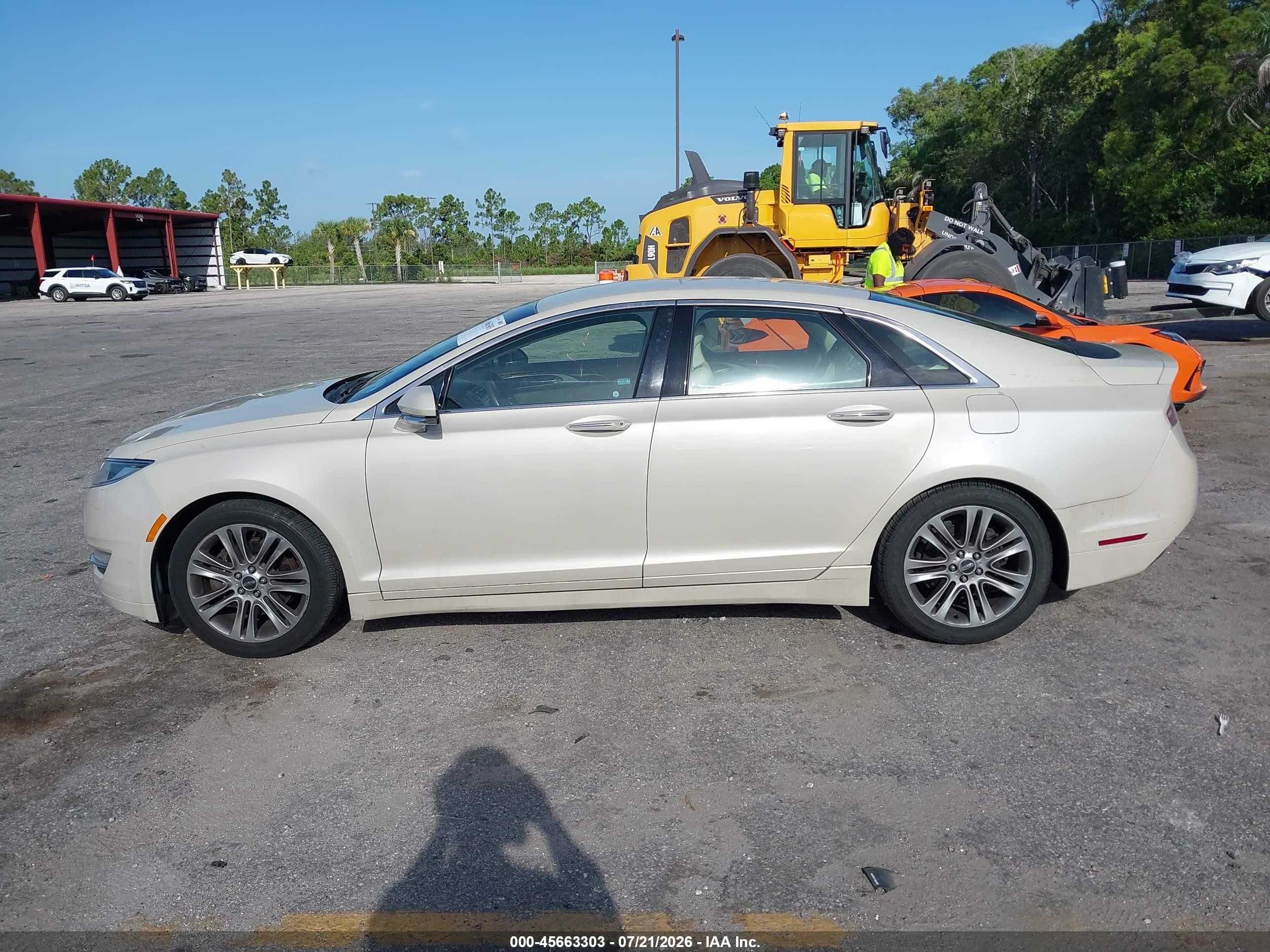 2015 Lincoln Mkz   Cream vin: 3LN6L2GK0FR608349