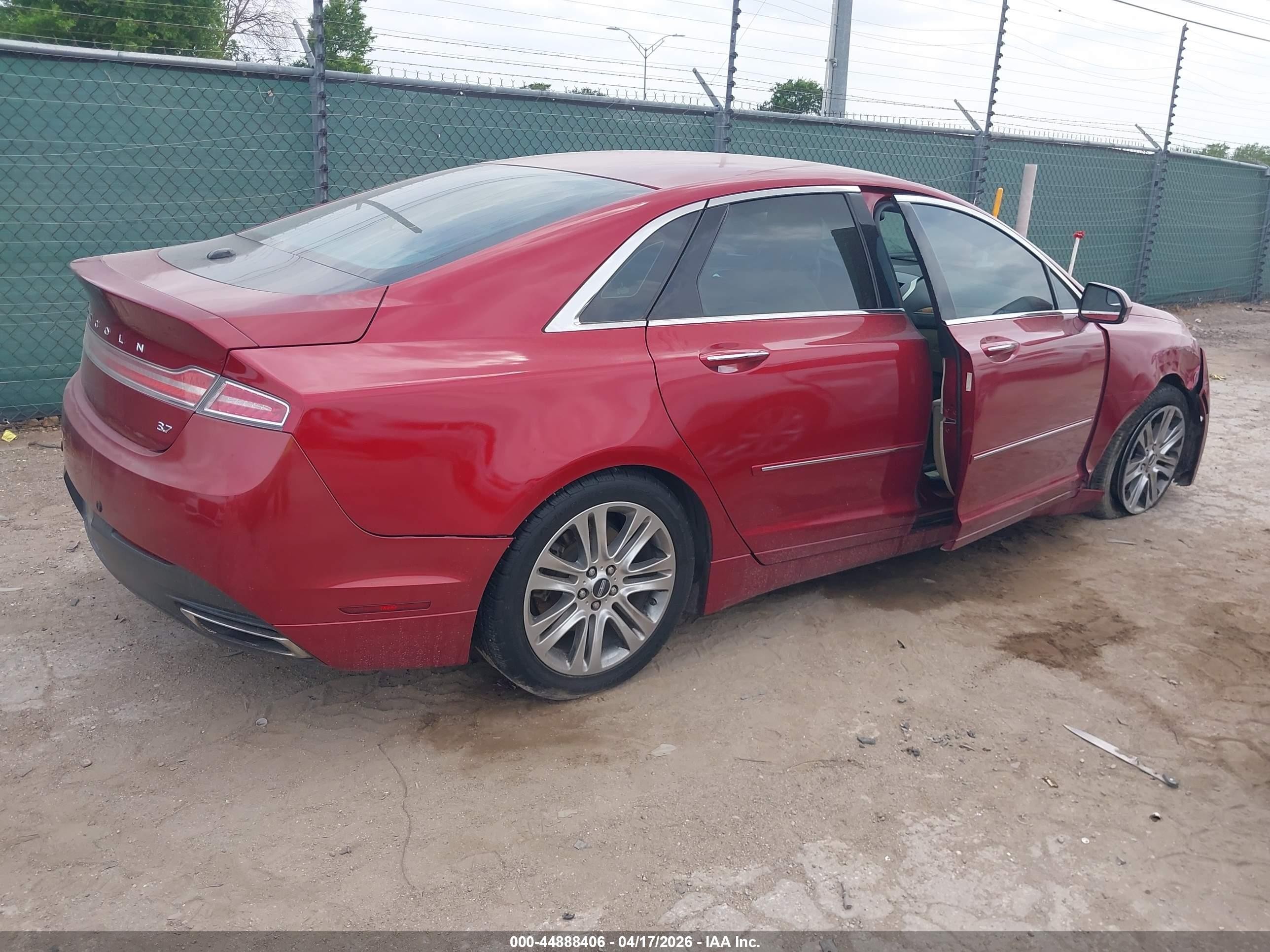 2013 Lincoln Mkz   Red vin: 3LN6L2GK1DR807388