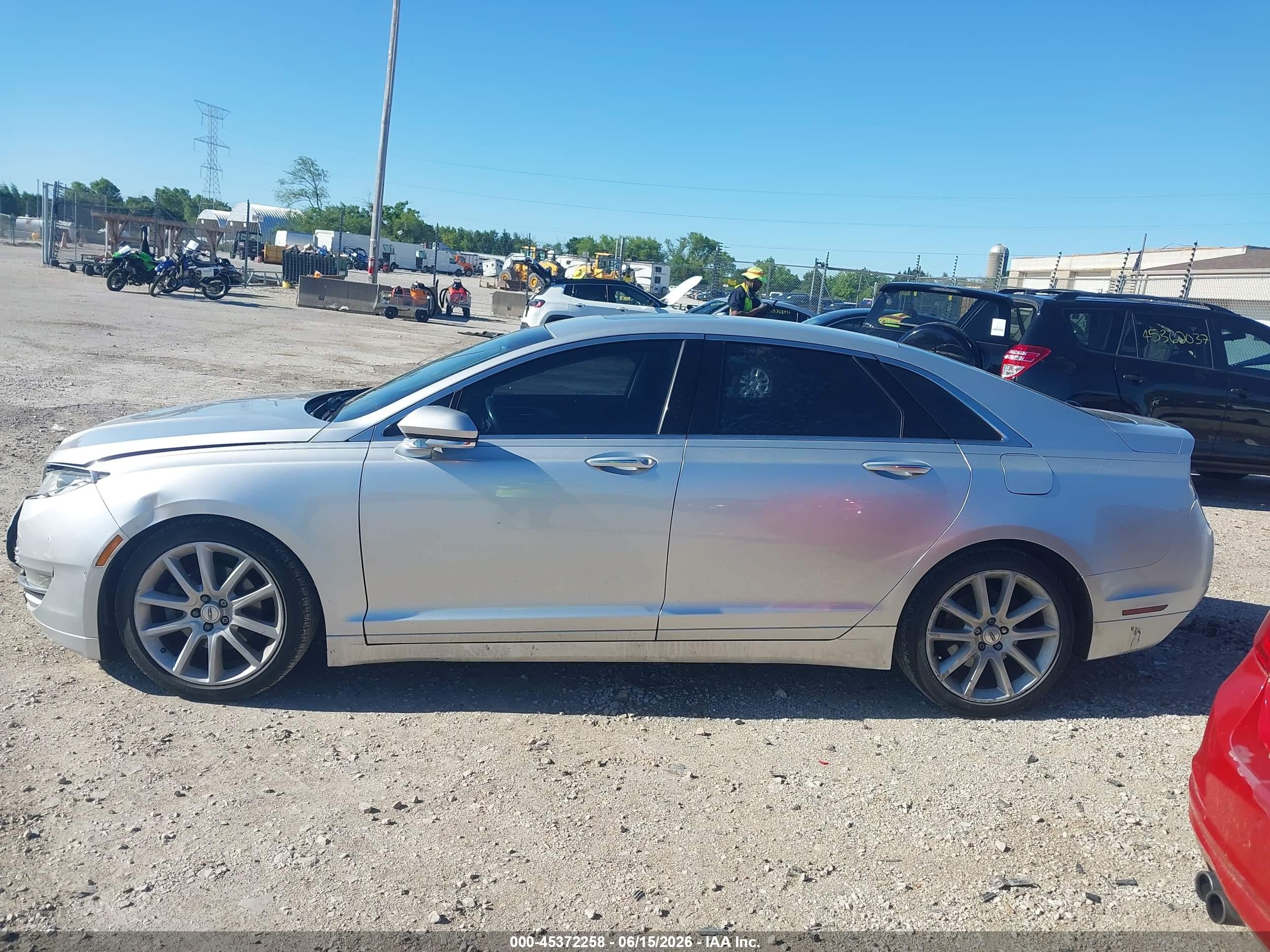 2014 Lincoln Mkz   Silver vin: 3LN6L2GK1ER812060