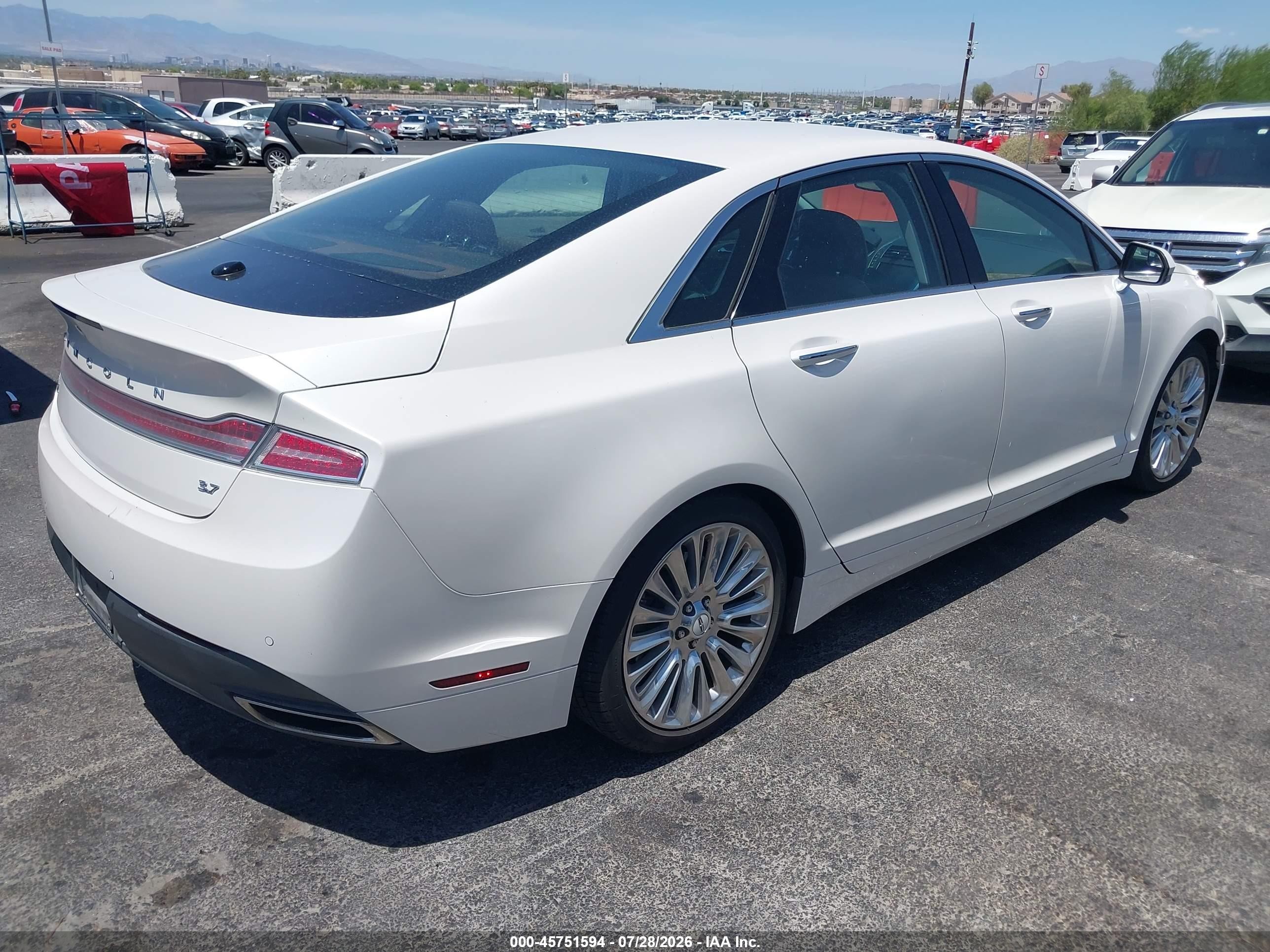 2015 Lincoln Mkz   White vin: 3LN6L2GK1FR622745