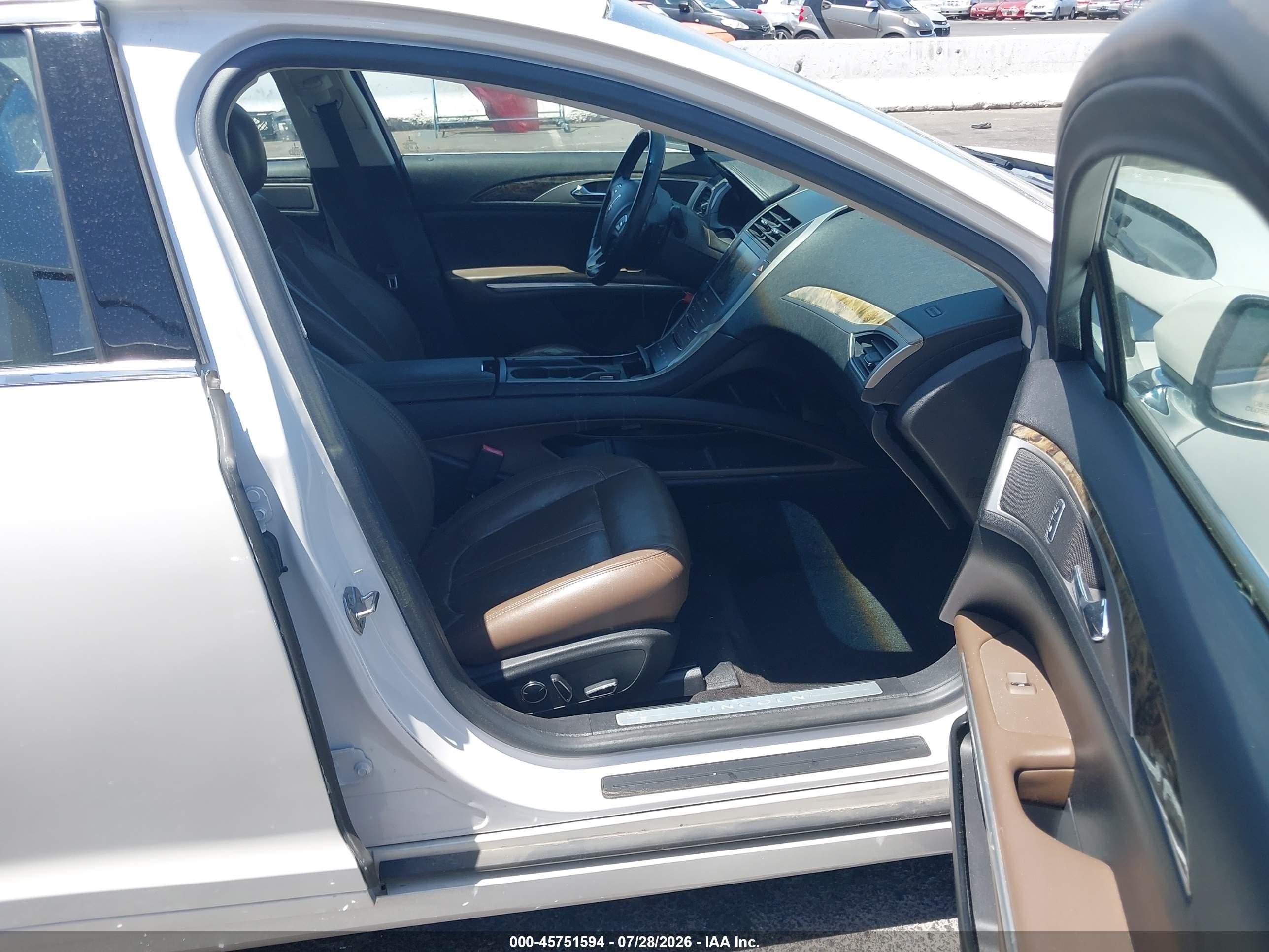2015 Lincoln Mkz   White vin: 3LN6L2GK1FR622745