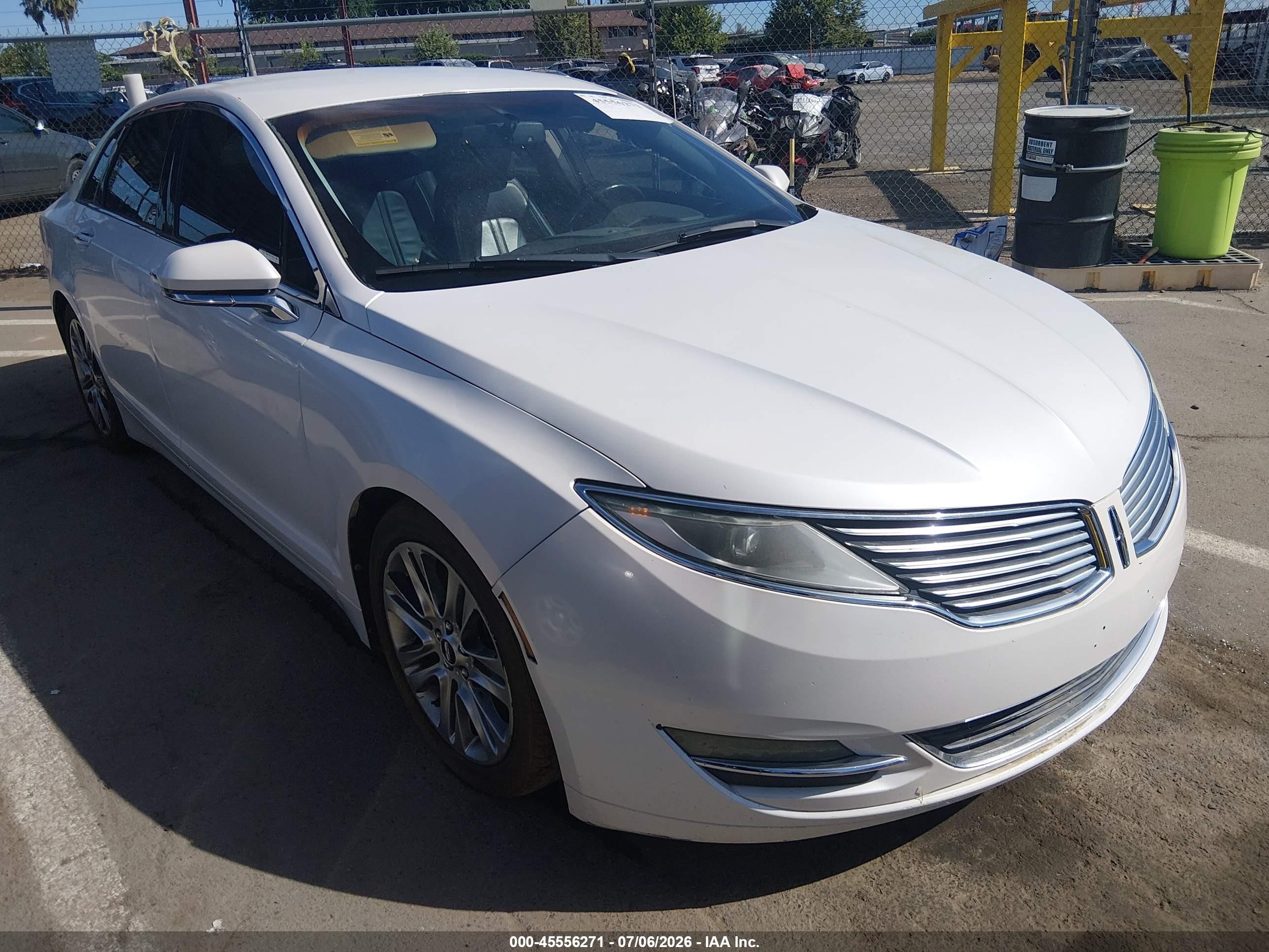 2013 Lincoln Mkz   White vin: 3LN6L2GK3DR812740