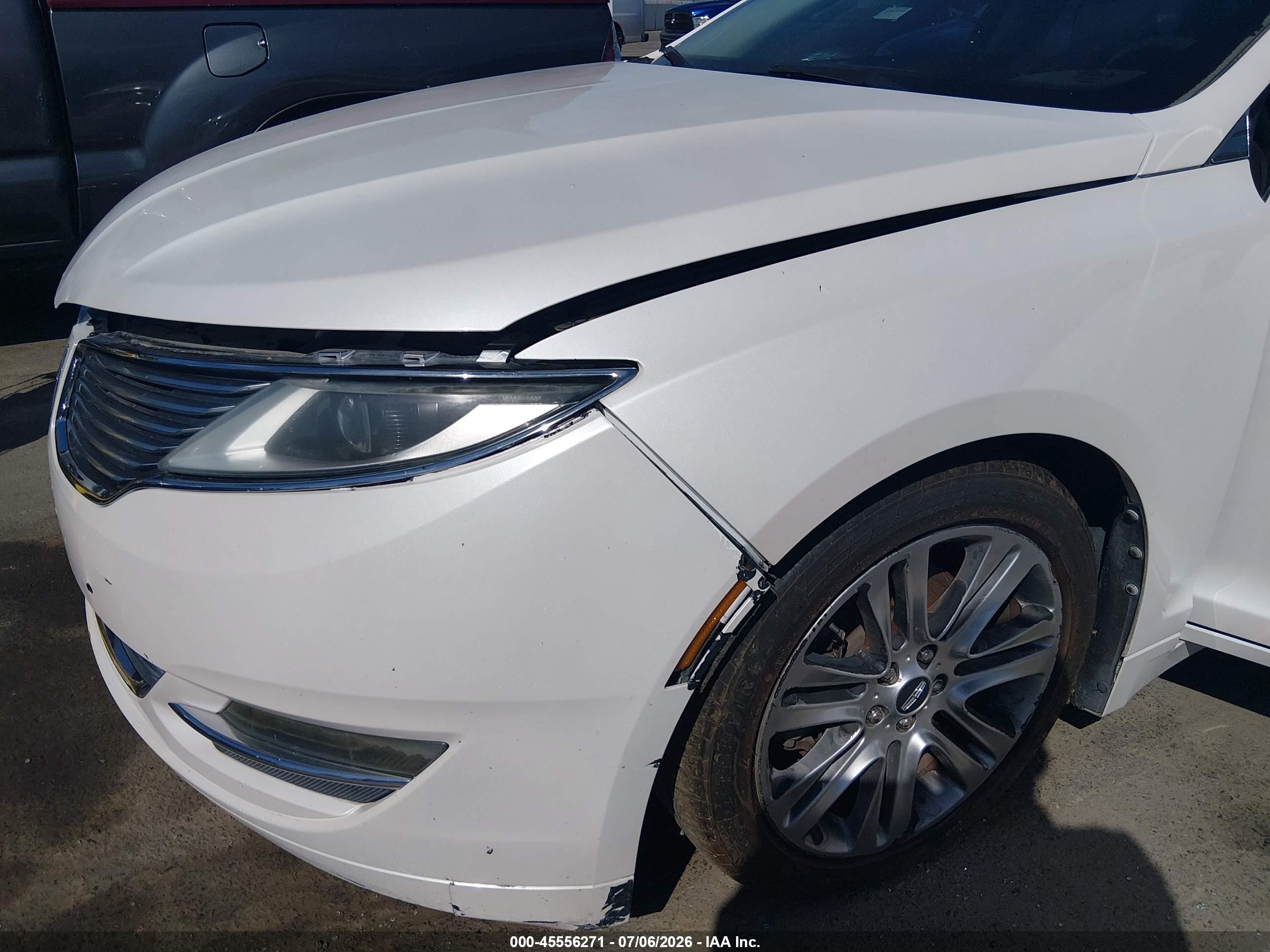 2013 Lincoln Mkz   White vin: 3LN6L2GK3DR812740