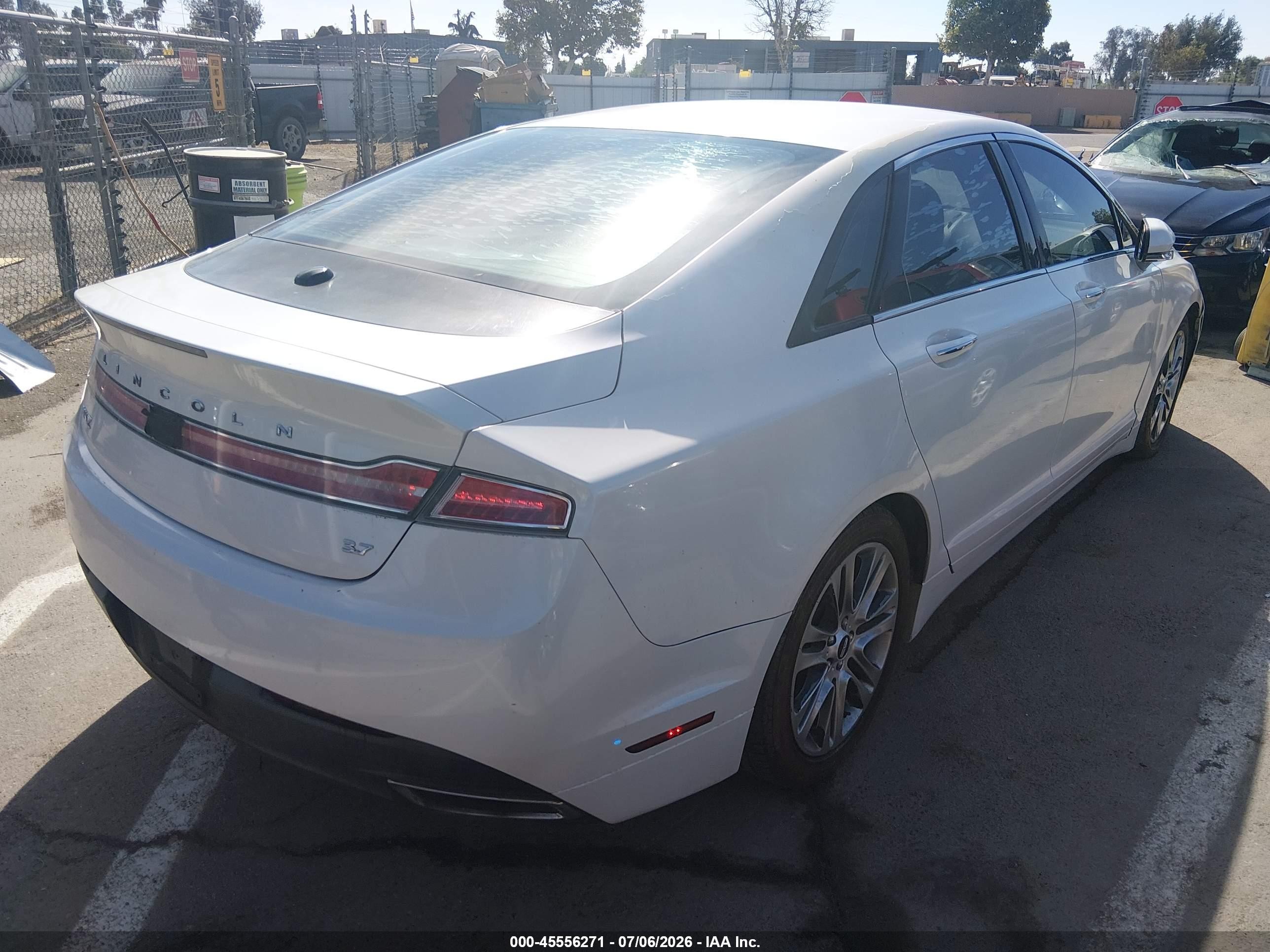 2013 Lincoln Mkz   White vin: 3LN6L2GK3DR812740