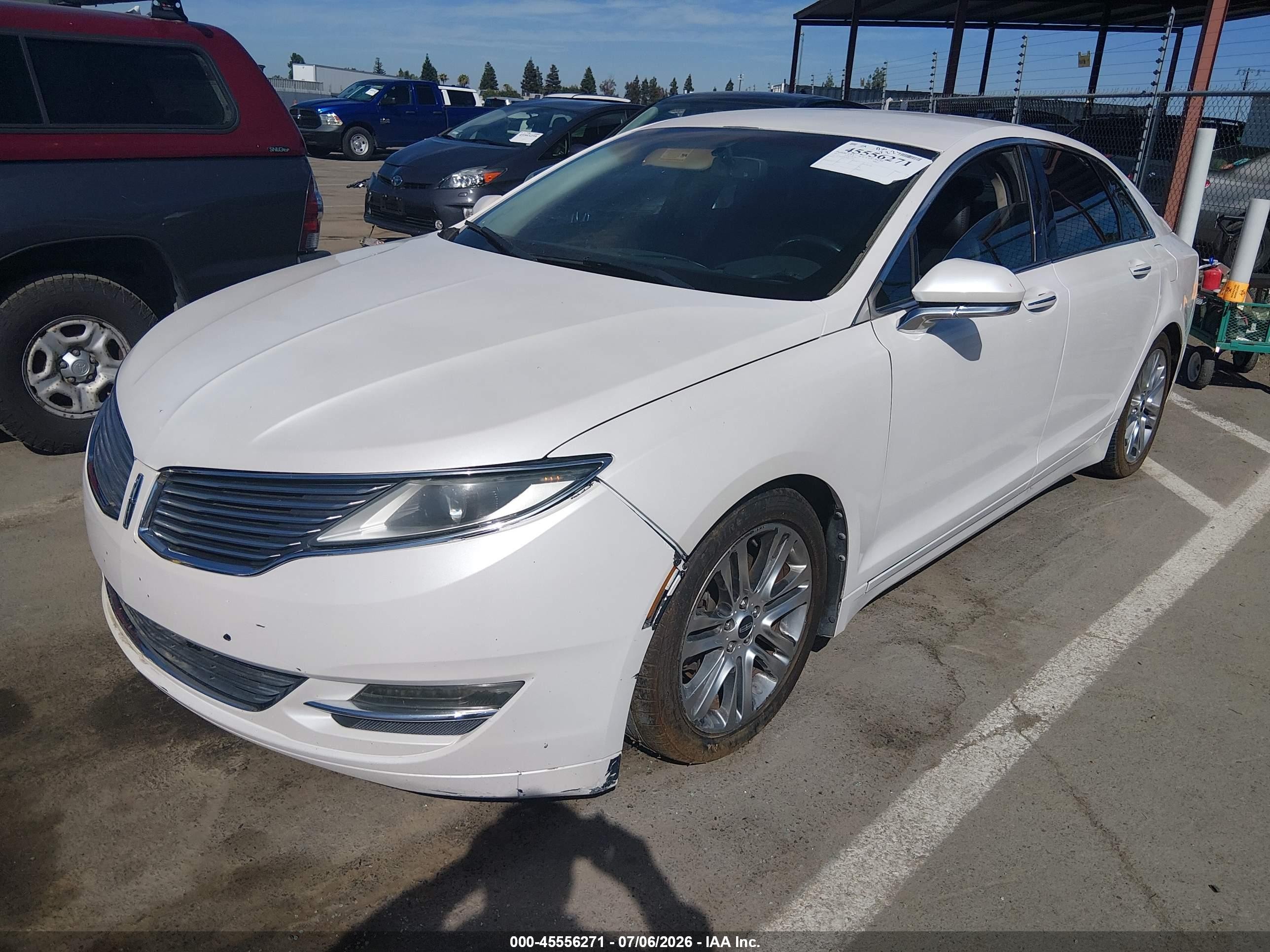2013 Lincoln Mkz   White vin: 3LN6L2GK3DR812740