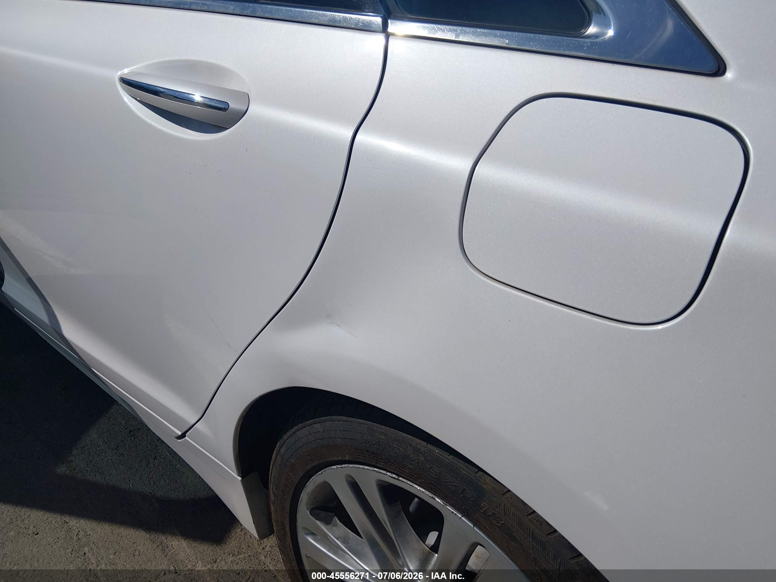2013 Lincoln Mkz   White vin: 3LN6L2GK3DR812740