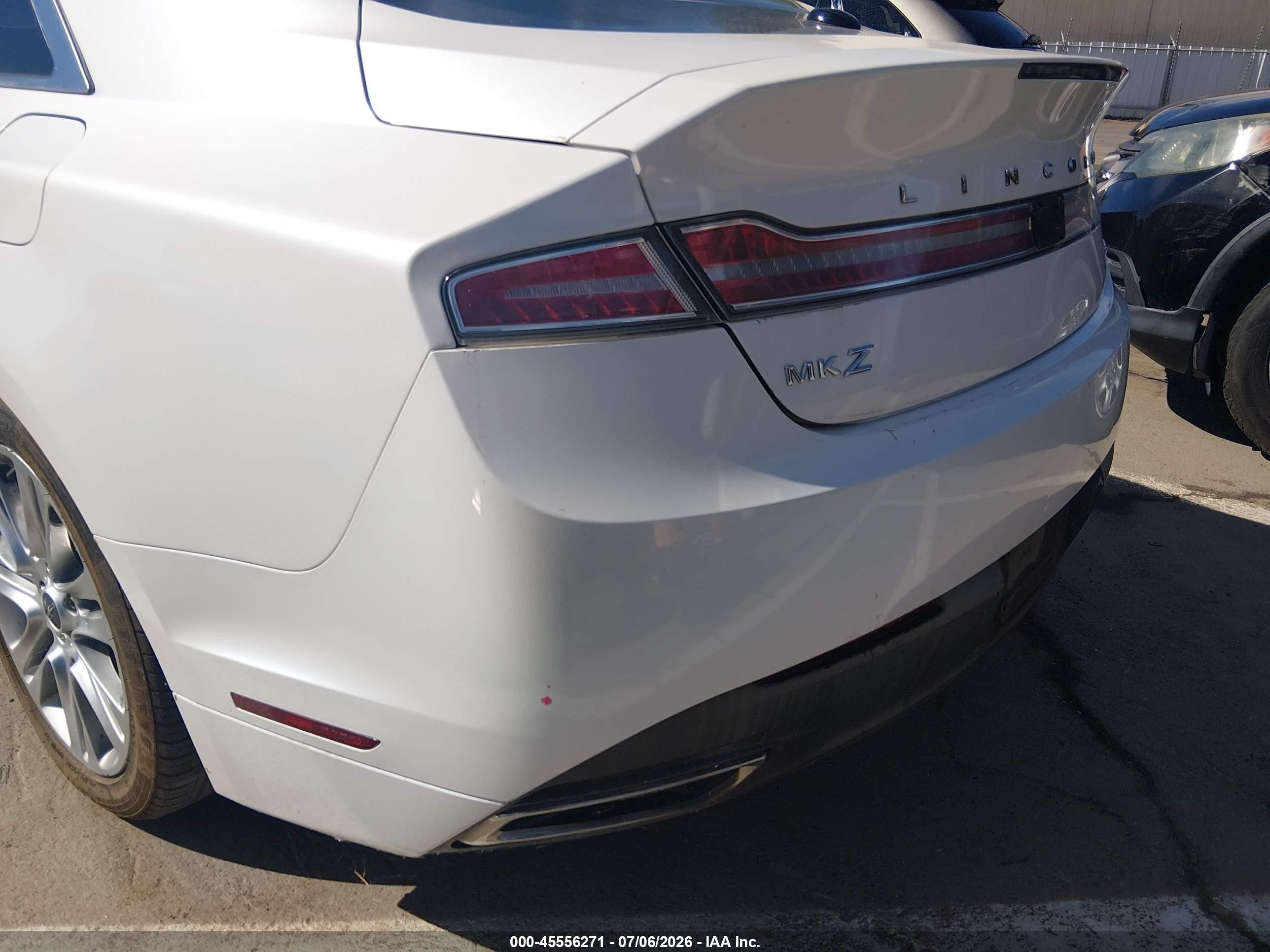 2013 Lincoln Mkz   White vin: 3LN6L2GK3DR812740