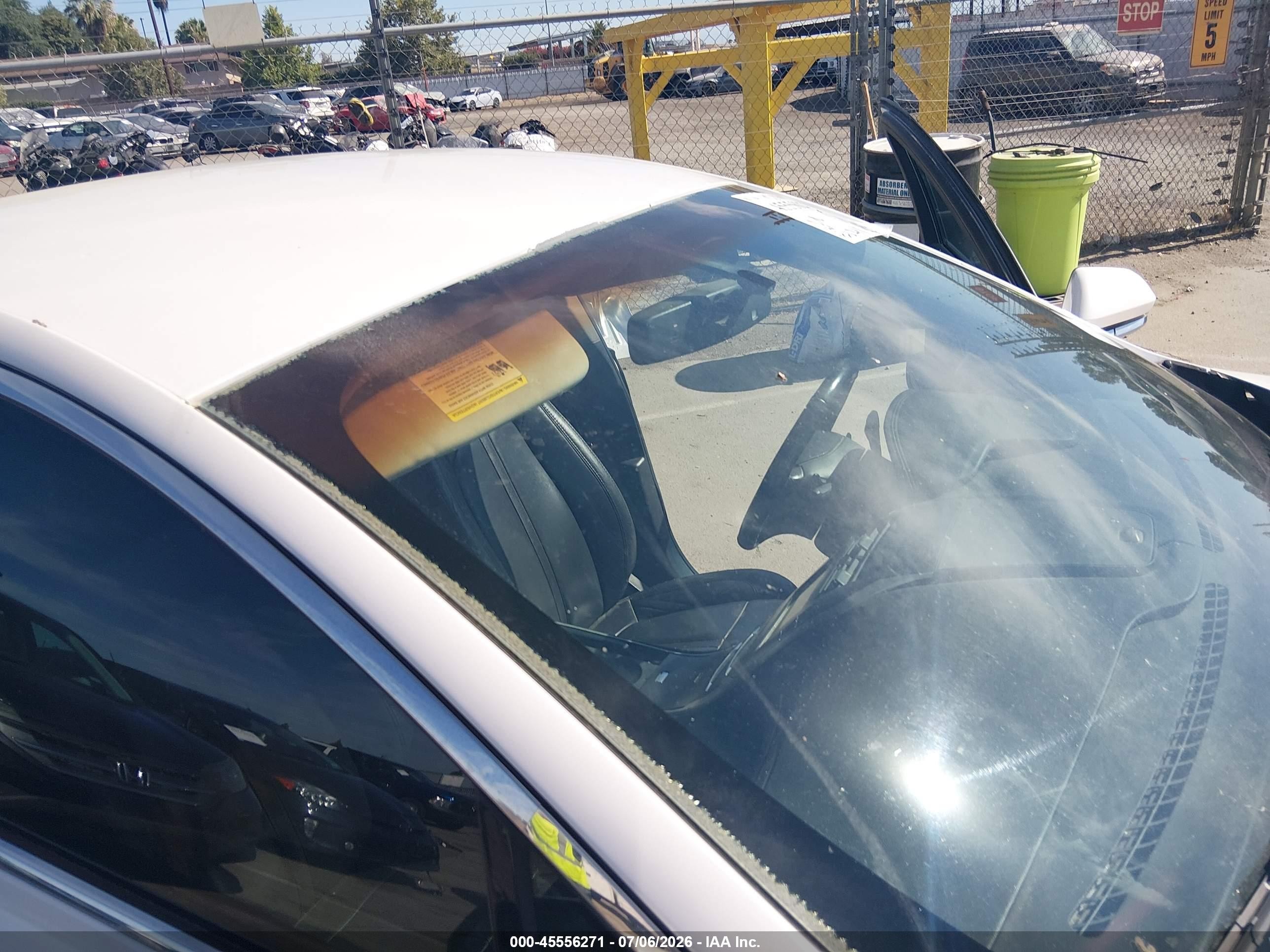 2013 Lincoln Mkz   White vin: 3LN6L2GK3DR812740