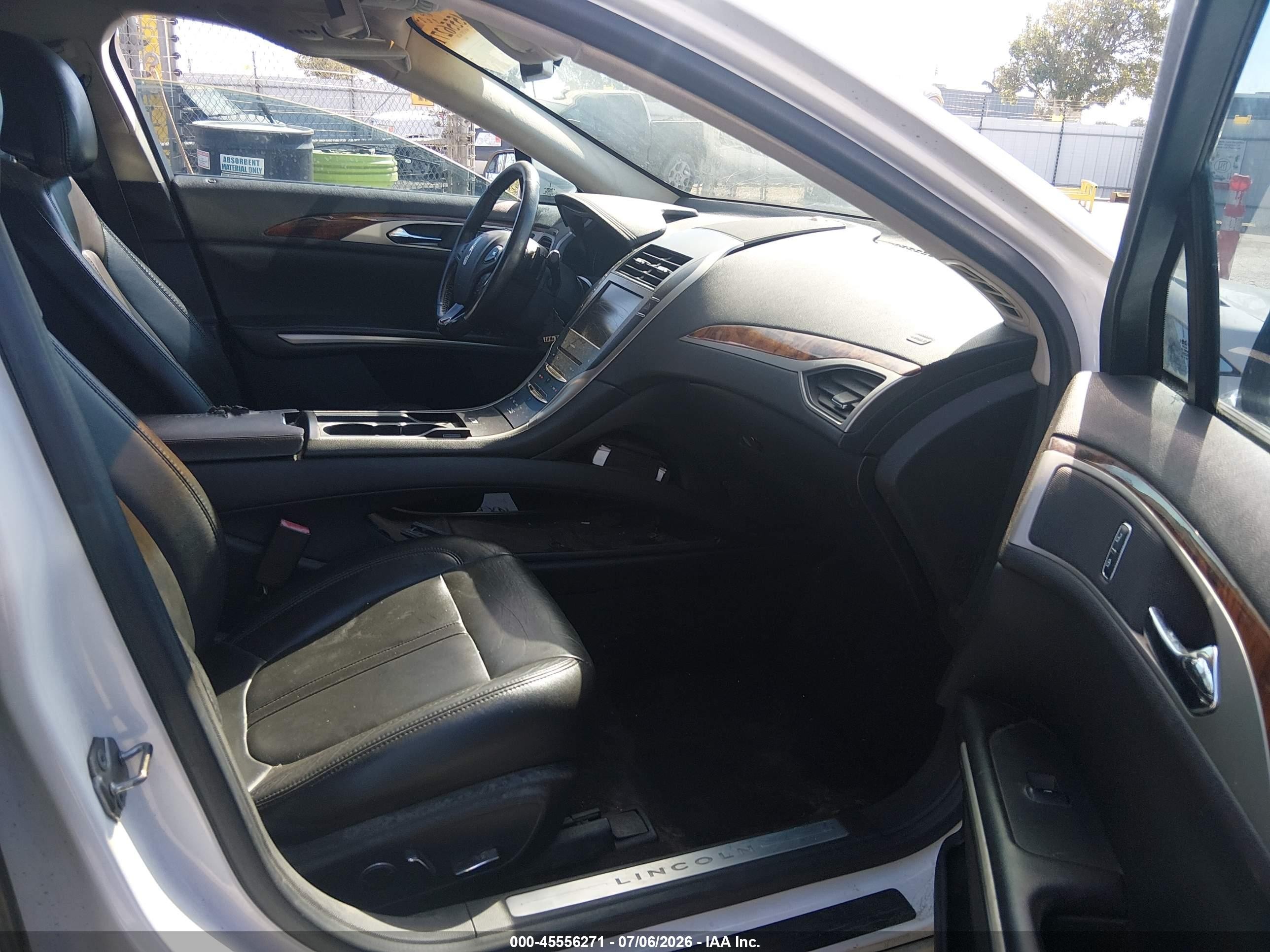 2013 Lincoln Mkz   White vin: 3LN6L2GK3DR812740