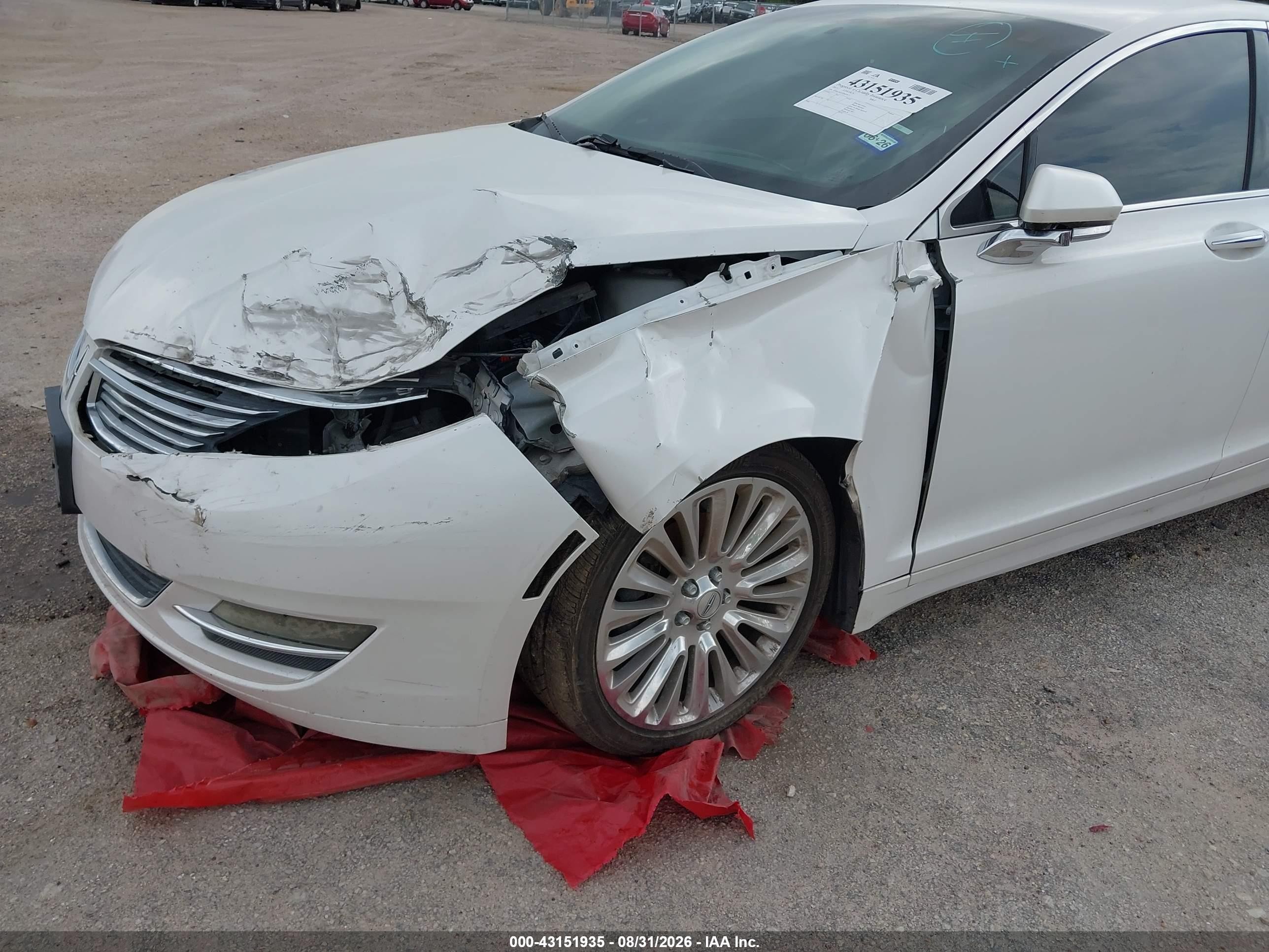 2013 Lincoln Mkz   White vin: 3LN6L2GK3DR818151