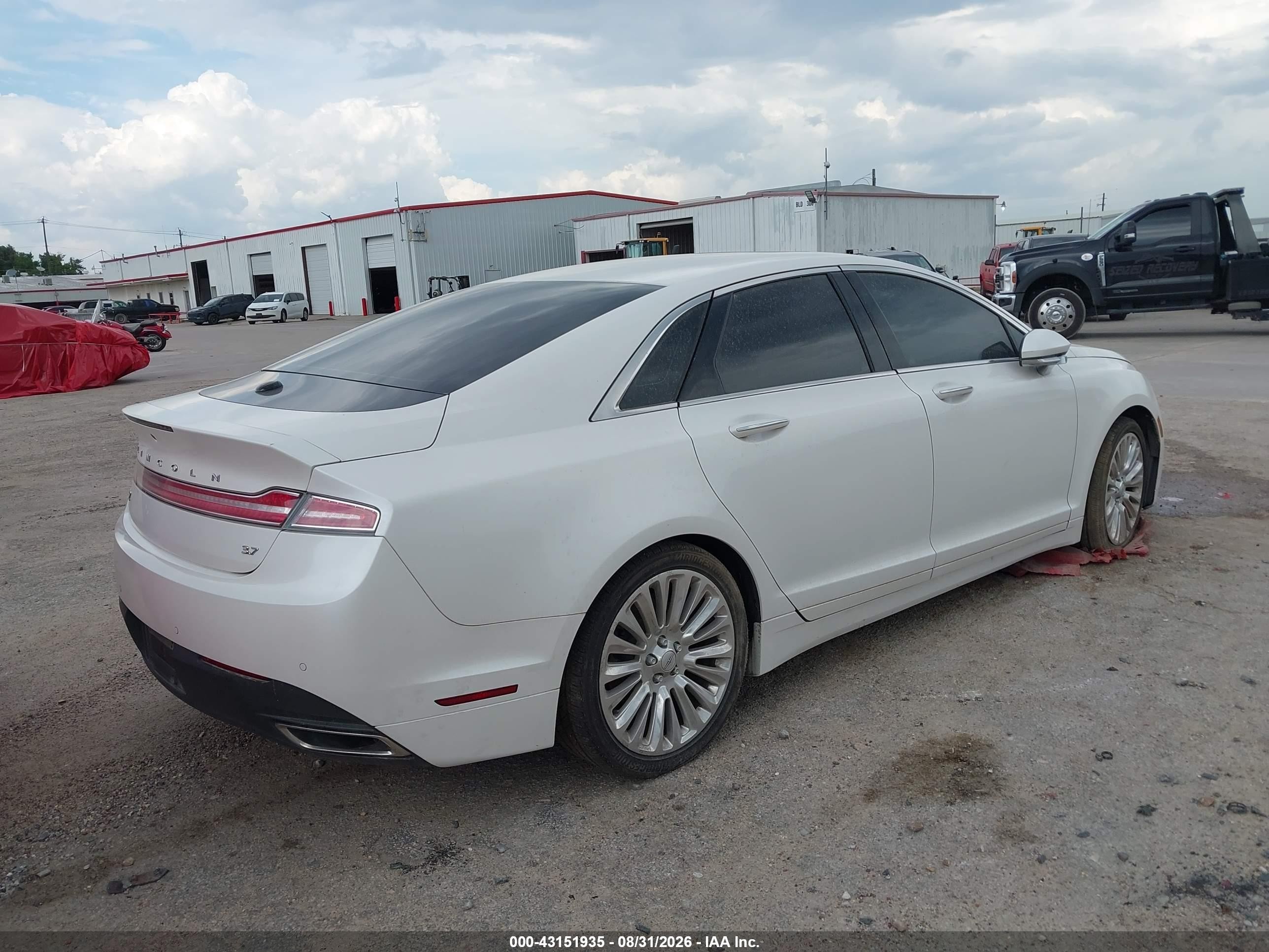 2013 Lincoln Mkz   White vin: 3LN6L2GK3DR818151