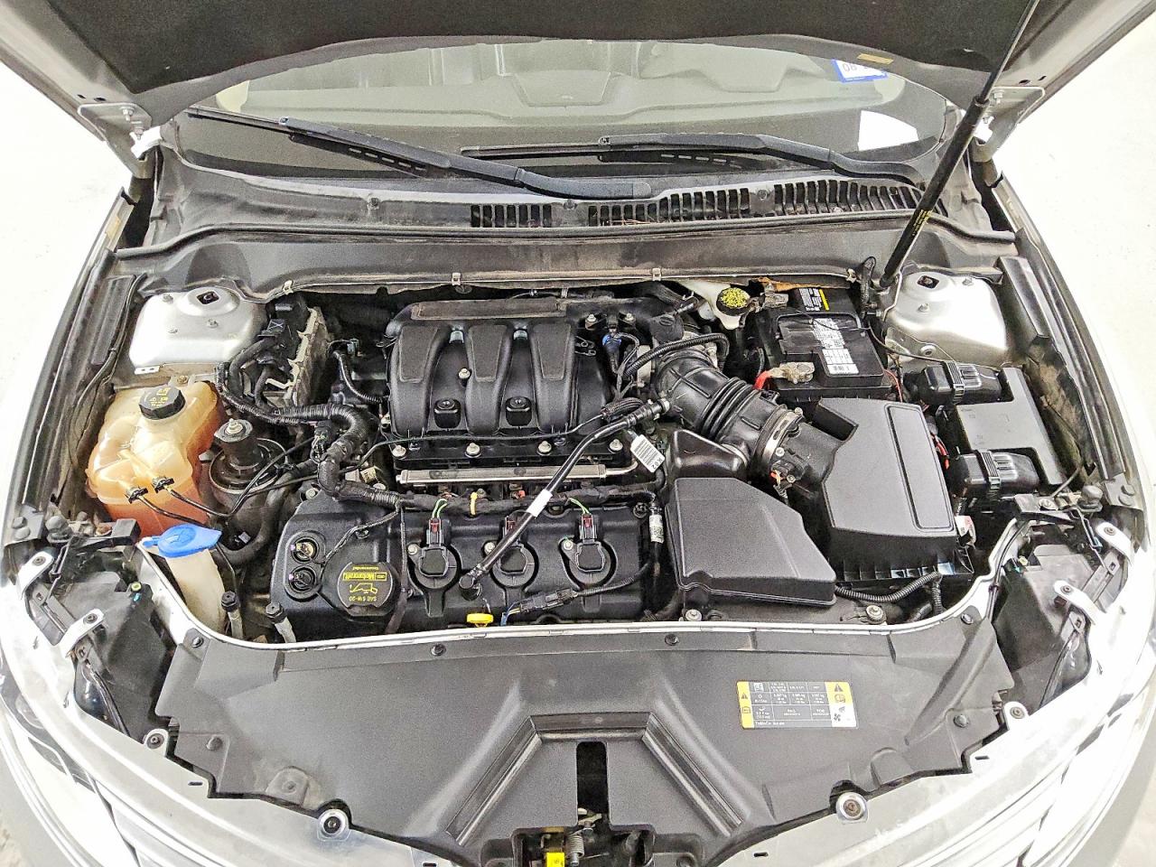 2013 Lincoln Mkz Silver vin: 3LN6L2GK4DR815209