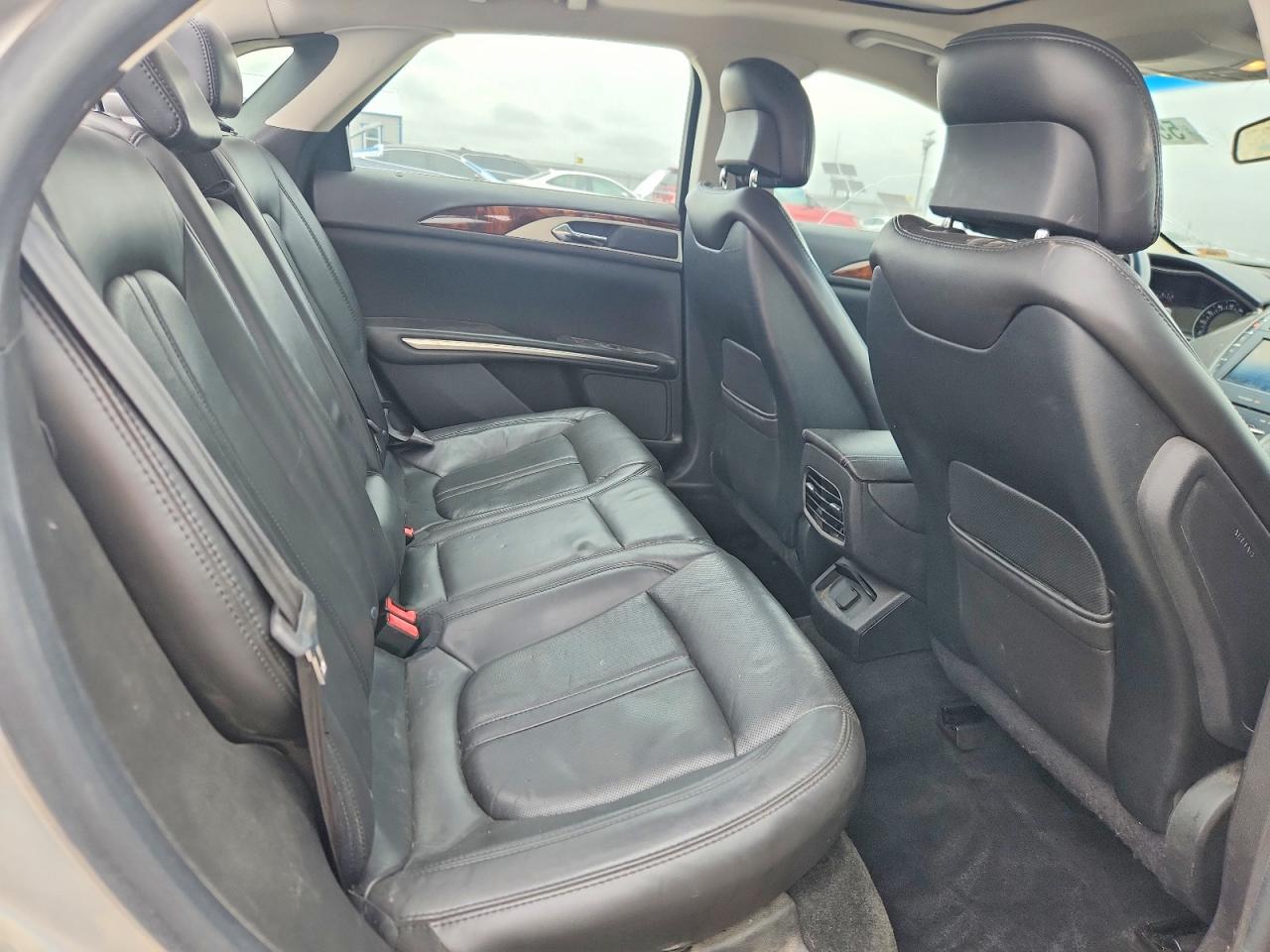2013 Lincoln Mkz Серебряный vin: 3LN6L2GK4DR825819