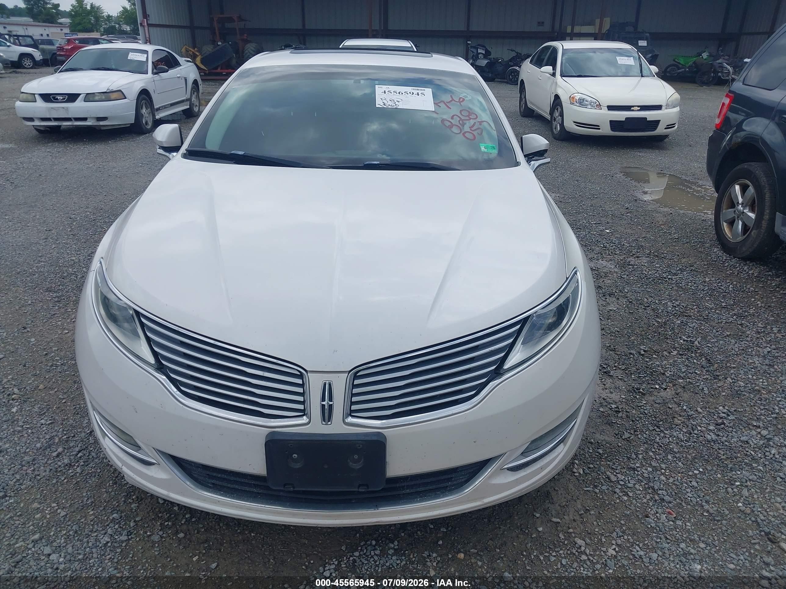 2014 Lincoln Mkz   White vin: 3LN6L2GK4ER828057