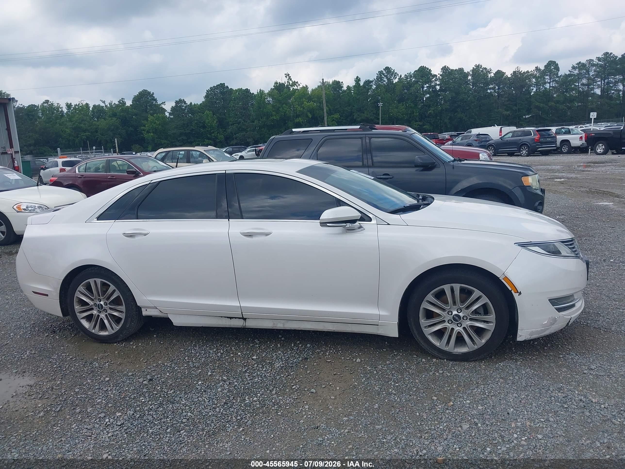 2014 Lincoln Mkz   White vin: 3LN6L2GK4ER828057