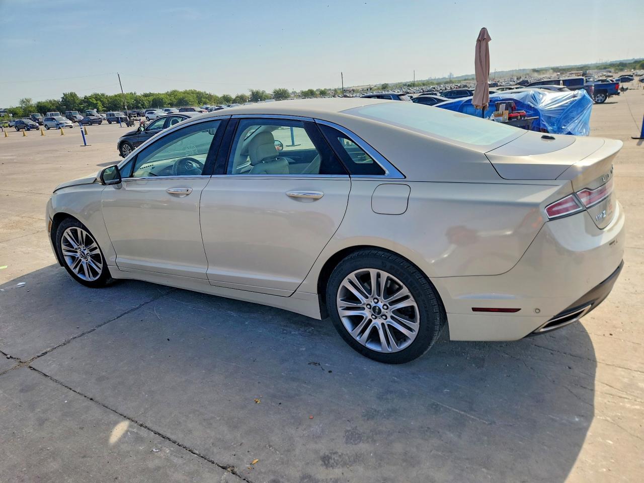 2014 Lincoln Mkz Beige vin: 3LN6L2GK5ER815253