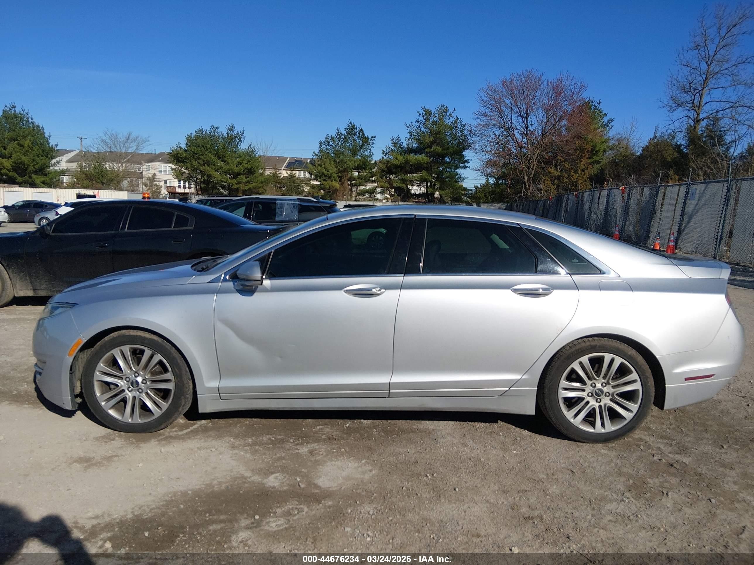 2014 Lincoln Mkz   Silver vin: 3LN6L2GK5ER830836