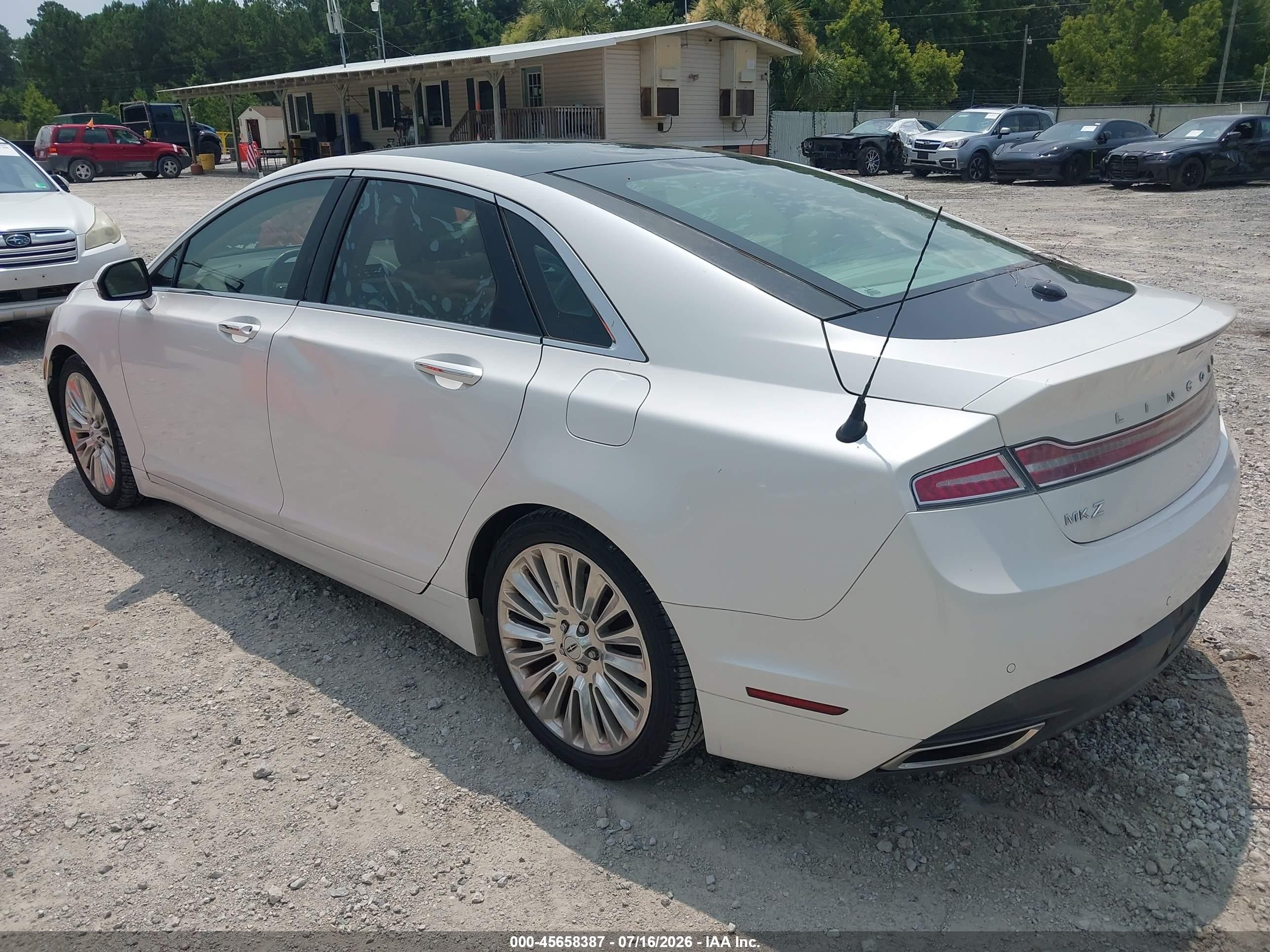 2013 Lincoln Mkz   White vin: 3LN6L2GK9DR827727