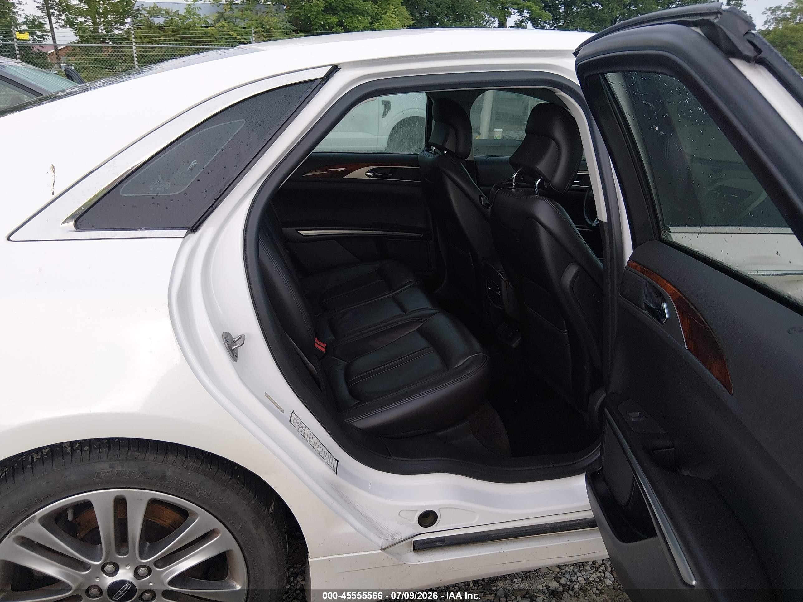 2013 Lincoln Mkz   White vin: 3LN6L2GKXDR812640
