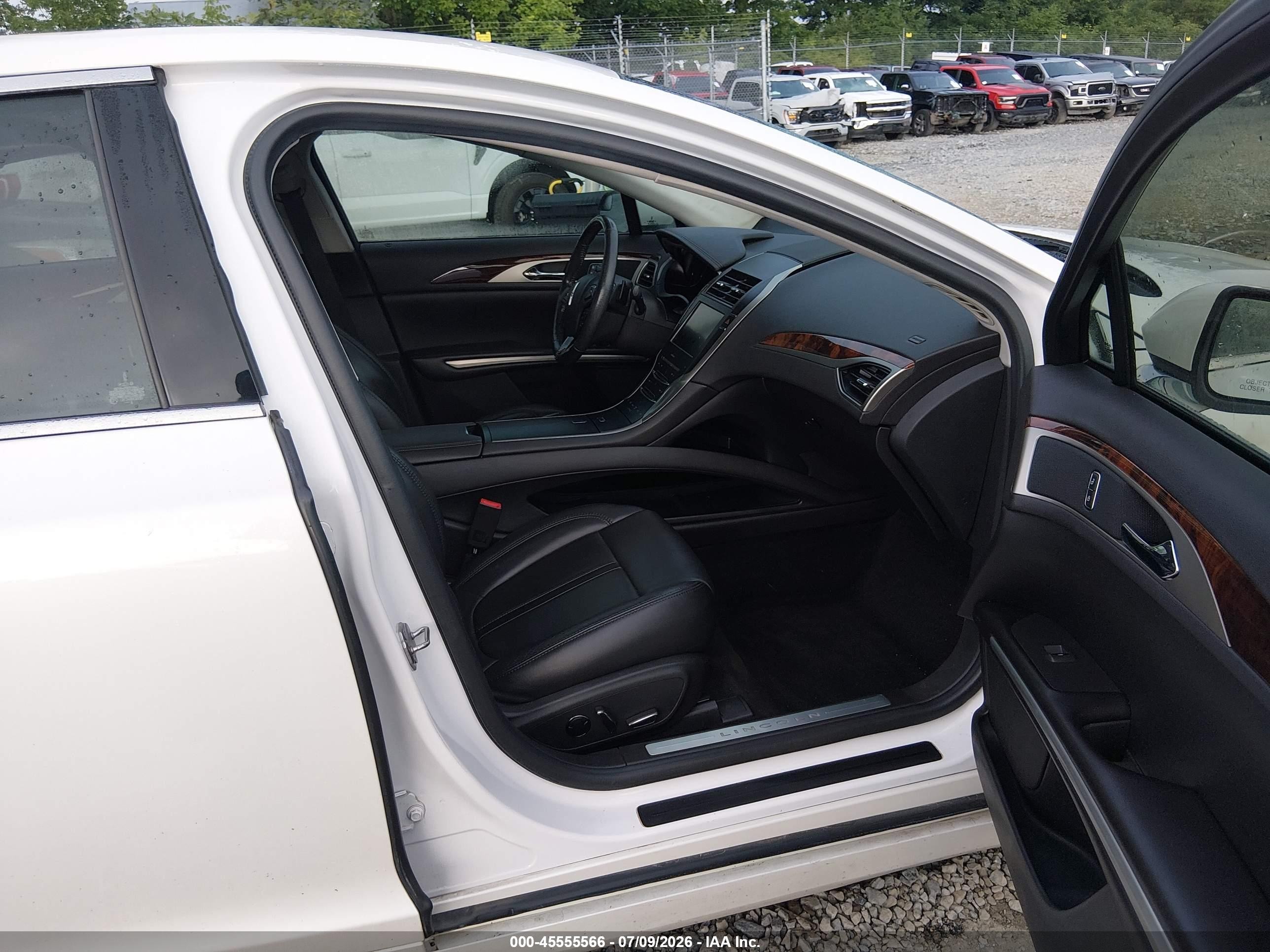 2013 Lincoln Mkz   White vin: 3LN6L2GKXDR812640