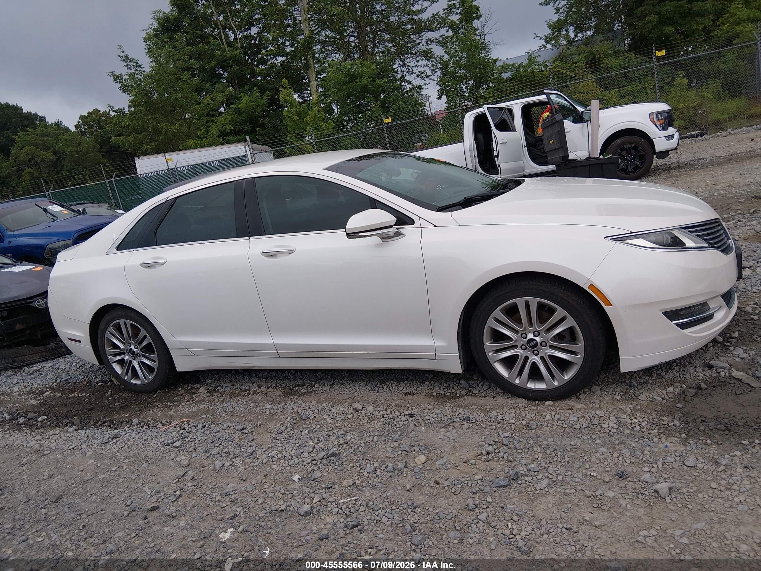 2013 Lincoln Mkz   White vin: 3LN6L2GKXDR812640