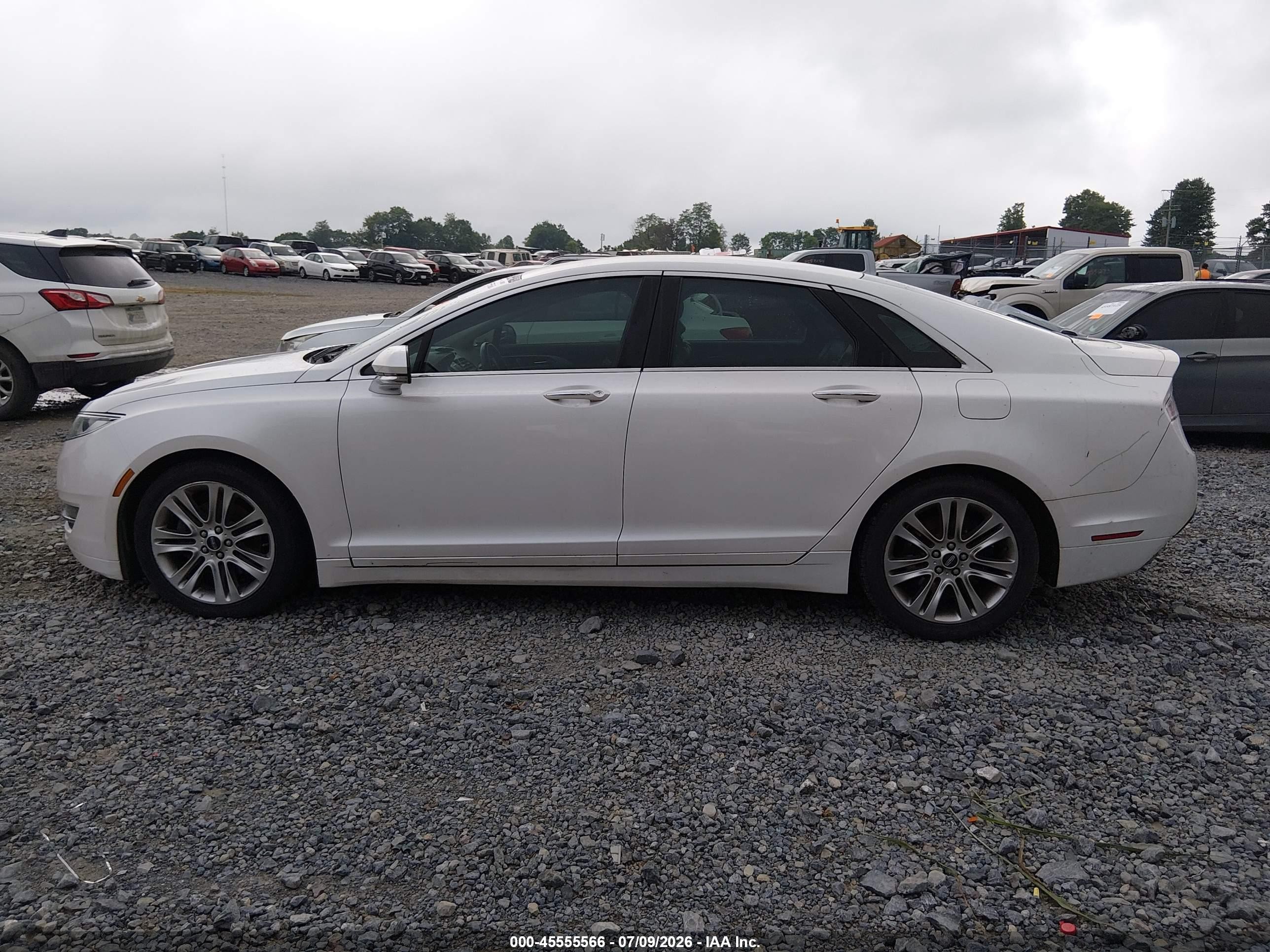 2013 Lincoln Mkz   White vin: 3LN6L2GKXDR812640