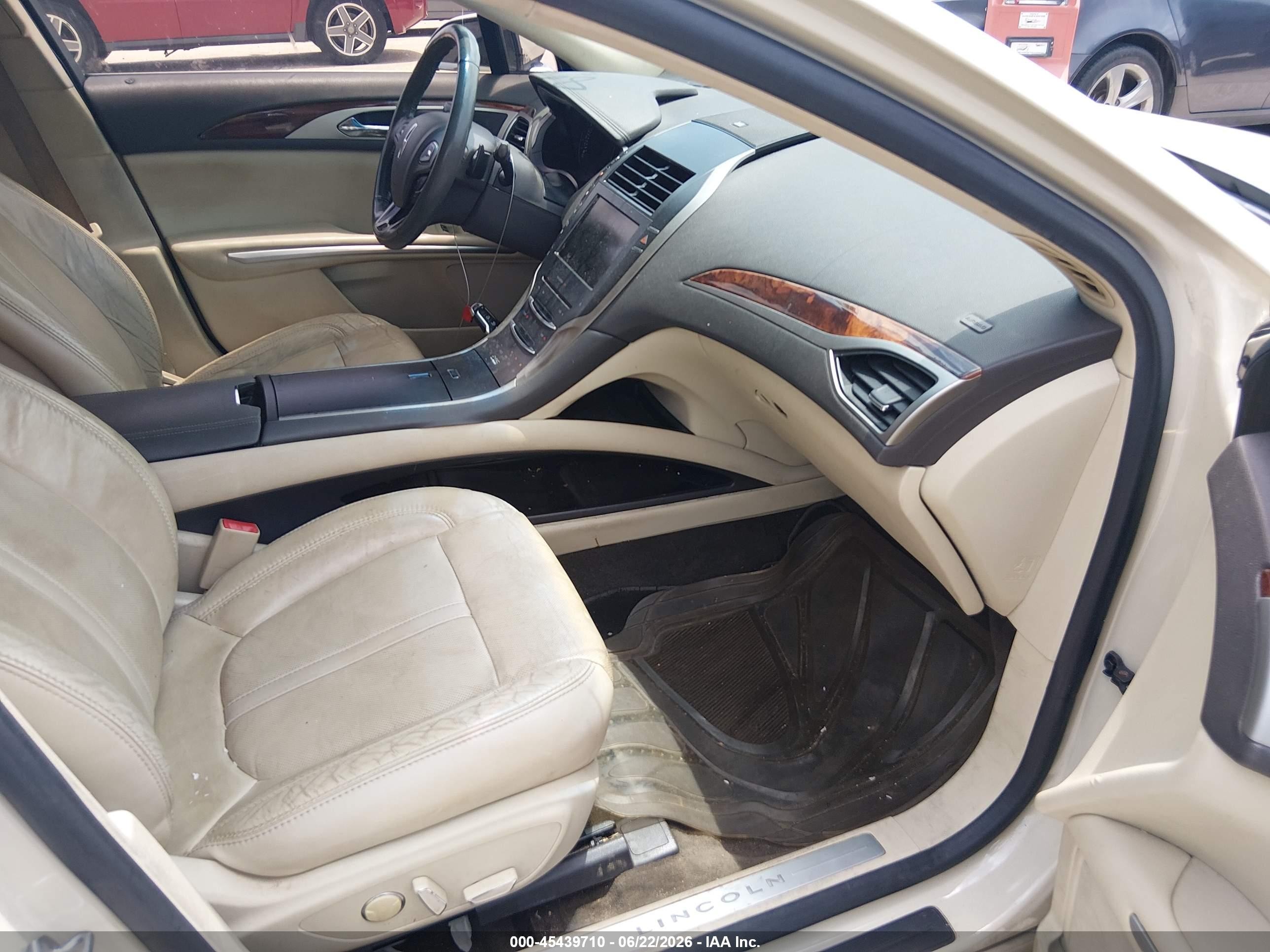 2014 Lincoln Mkz   Cream vin: 3LN6L2GKXER827737