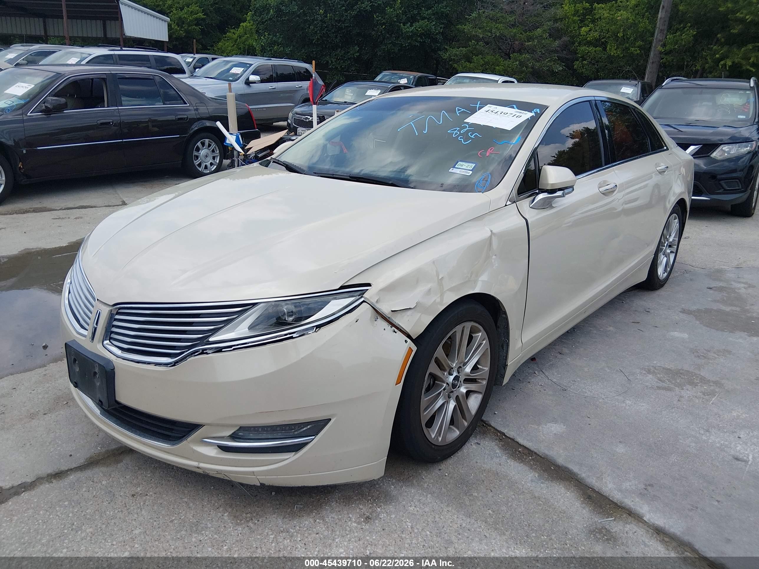 2014 Lincoln Mkz   Cream vin: 3LN6L2GKXER827737