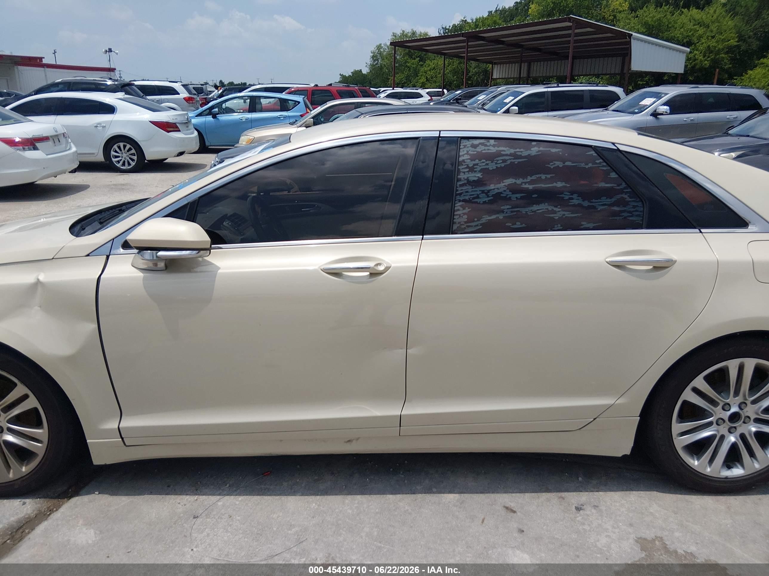 2014 Lincoln Mkz   Cream vin: 3LN6L2GKXER827737