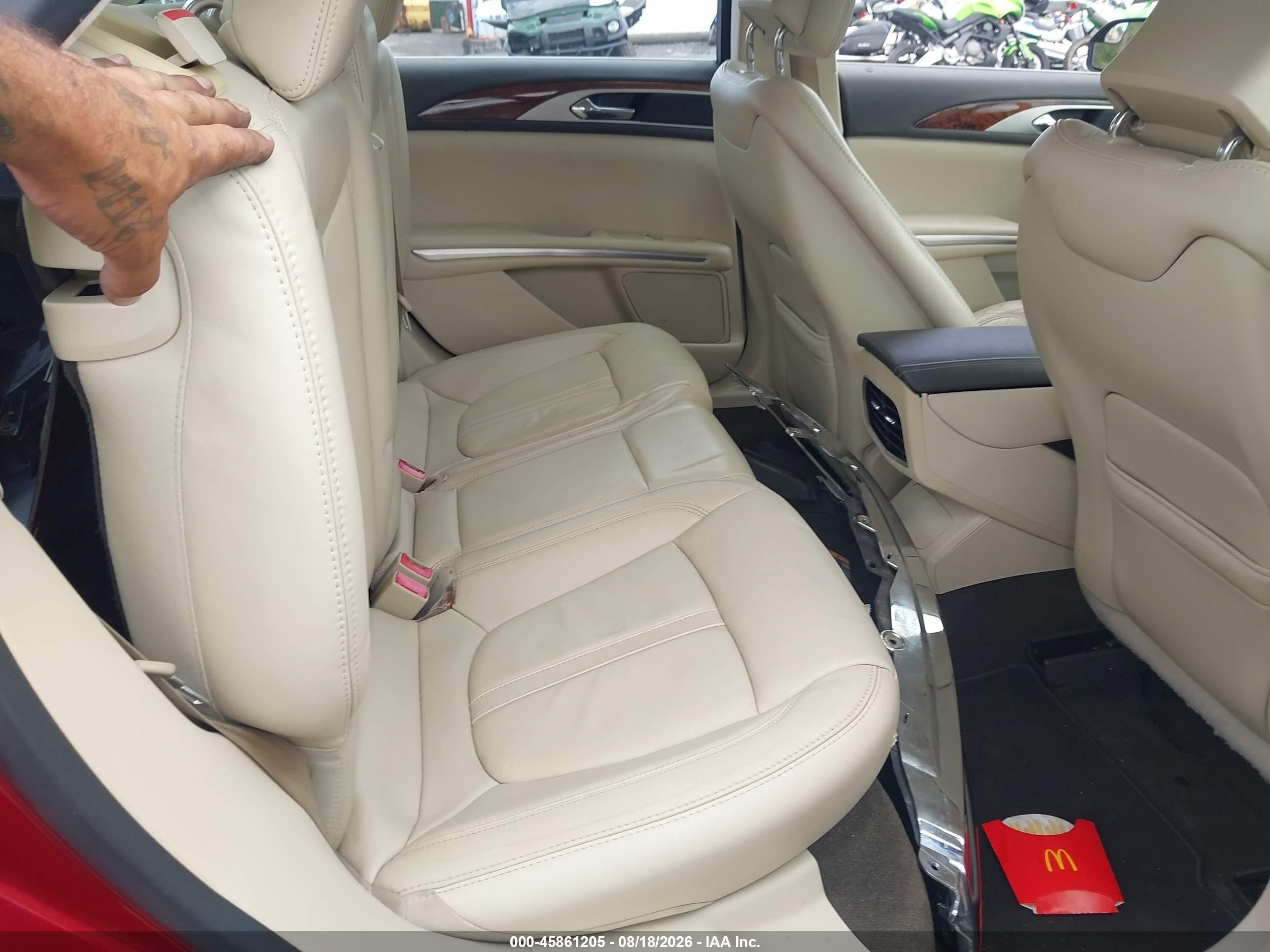 2013 Lincoln Mkz   Red vin: 3LN6L2J94DR803504