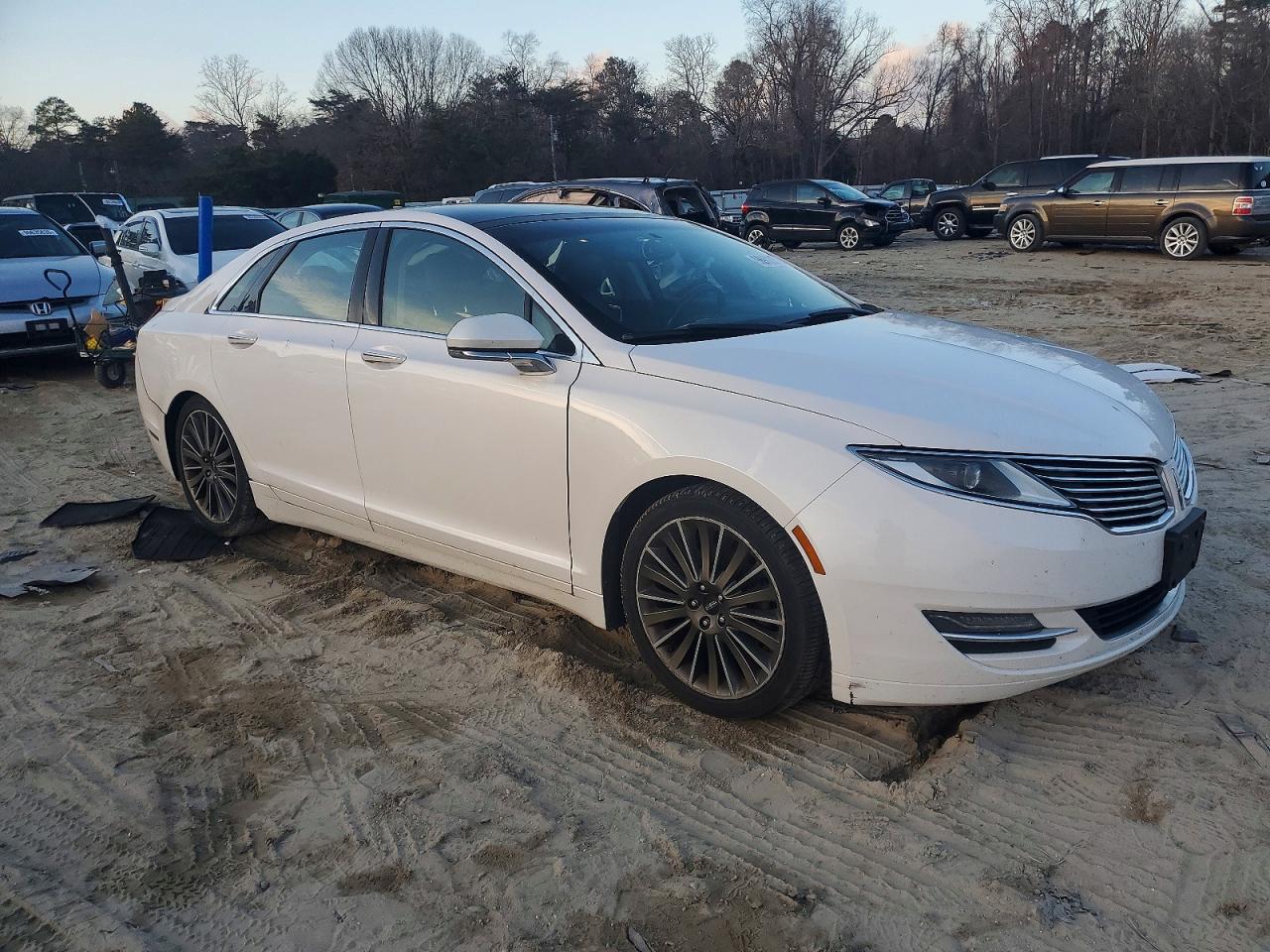 2015 Lincoln Mkz Белый vin: 3LN6L2J95FR618297