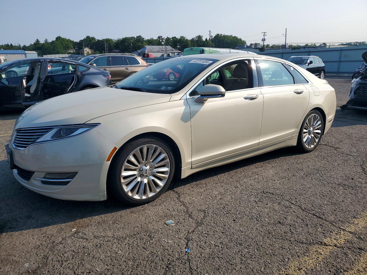 2014 Lincoln Mkz Beige vin: 3LN6L2J96ER821357