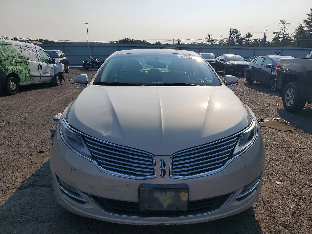 2014 Lincoln Mkz Beige vin: 3LN6L2J96ER821357