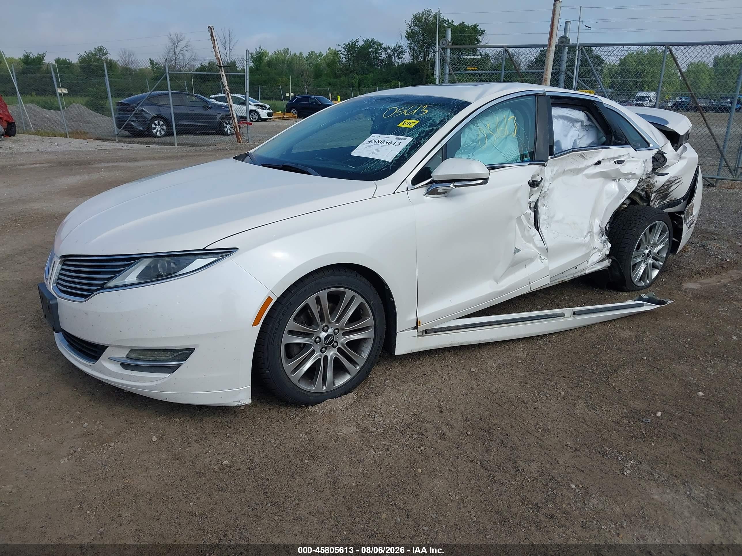 2013 Lincoln Mkz   White vin: 3LN6L2J98DR804784