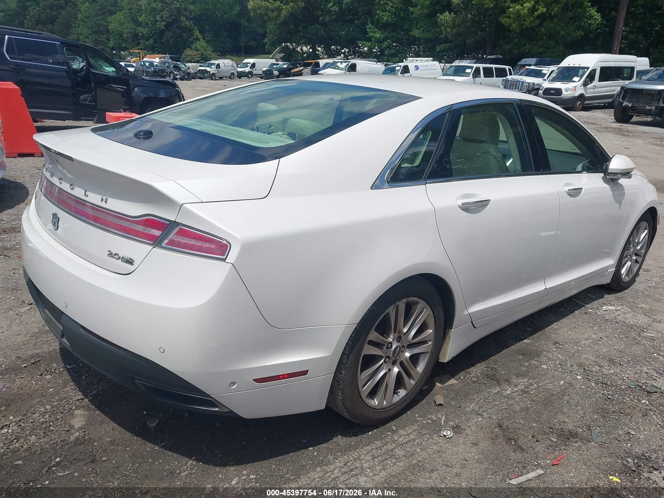 2013 Lincoln Mkz   White vin: 3LN6L2J98DR813744