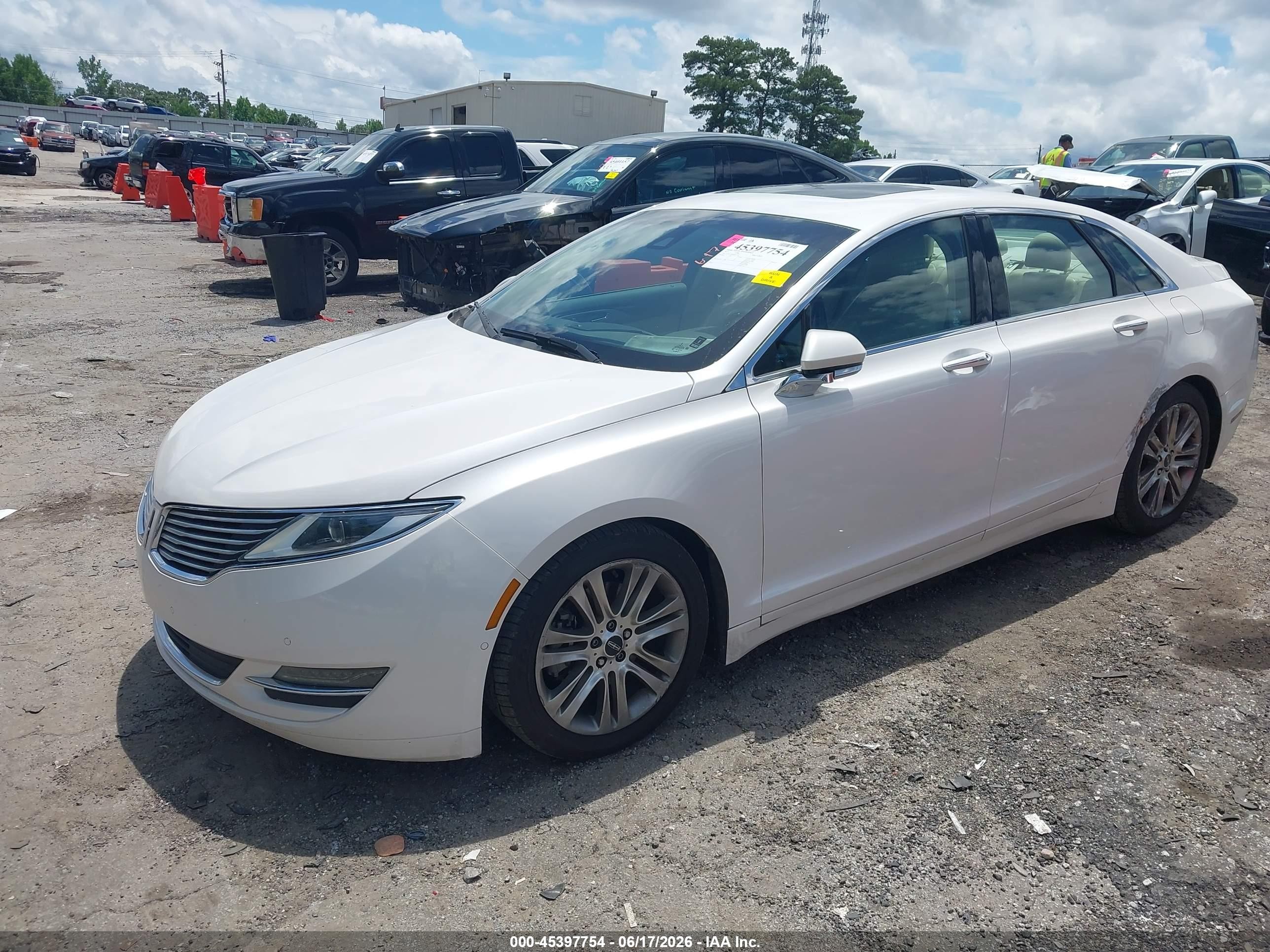 2013 Lincoln Mkz   White vin: 3LN6L2J98DR813744