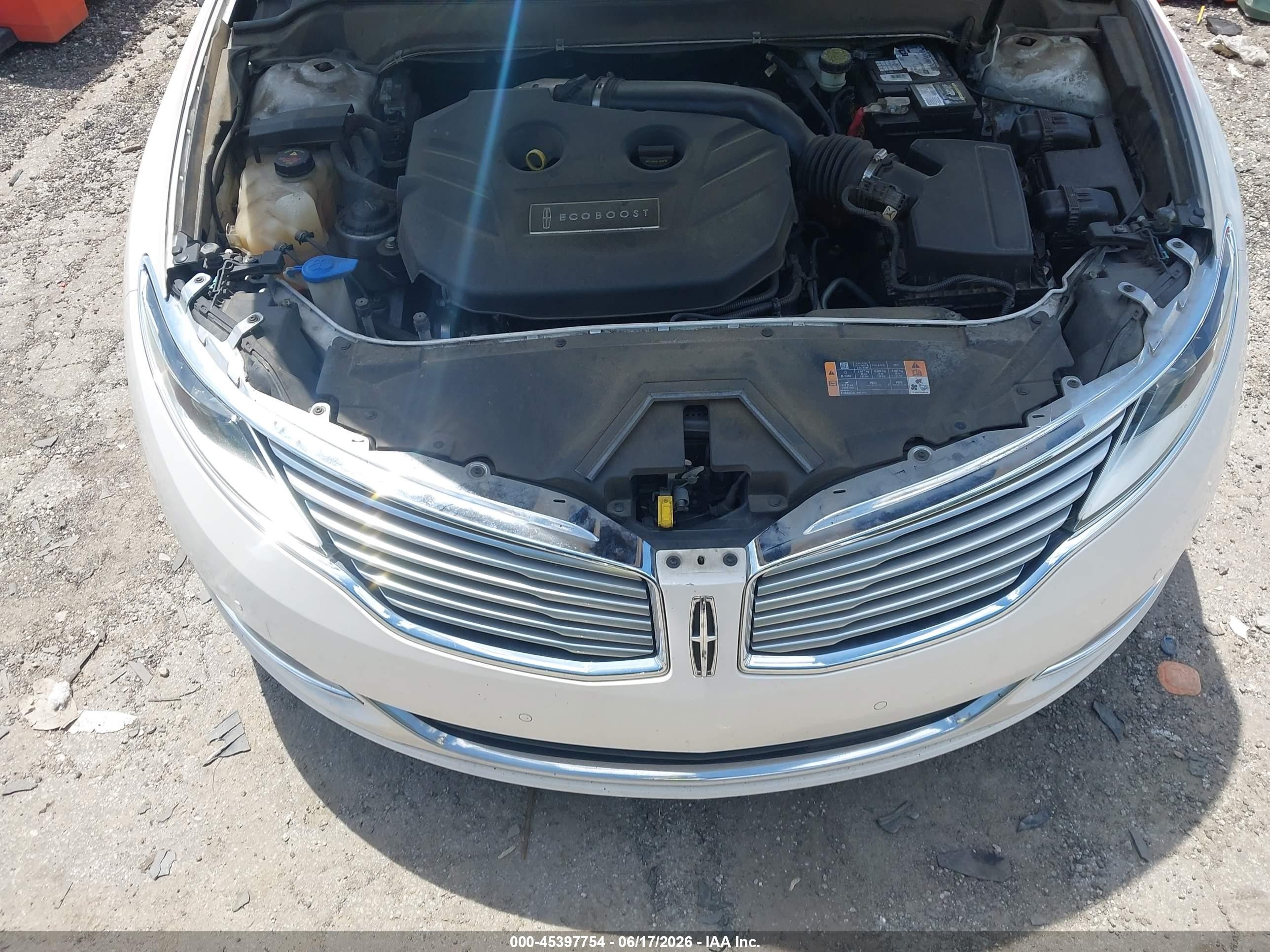 2013 Lincoln Mkz   White vin: 3LN6L2J98DR813744