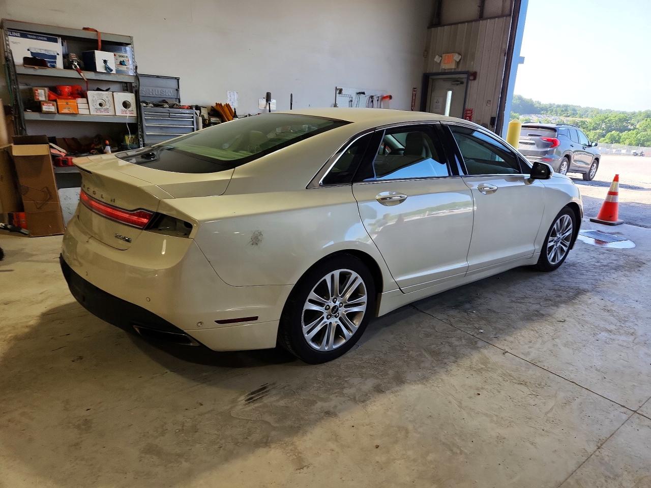 2014 Lincoln Mkz Beige vin: 3LN6L2J98ER818041