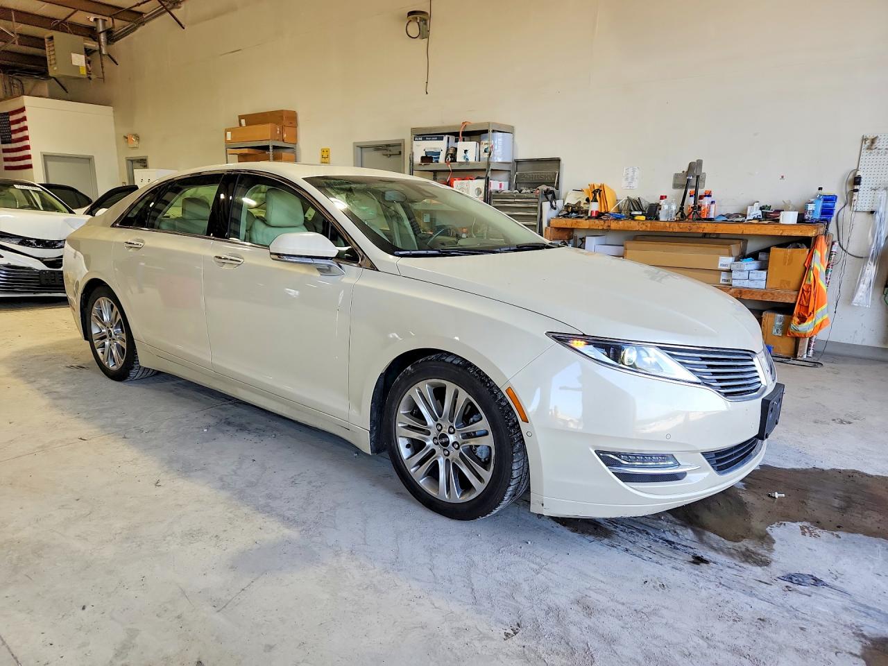 2014 Lincoln Mkz Beige vin: 3LN6L2J98ER818041