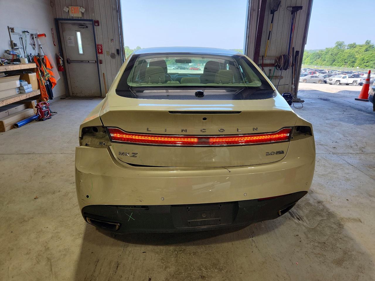 2014 Lincoln Mkz Beige vin: 3LN6L2J98ER818041